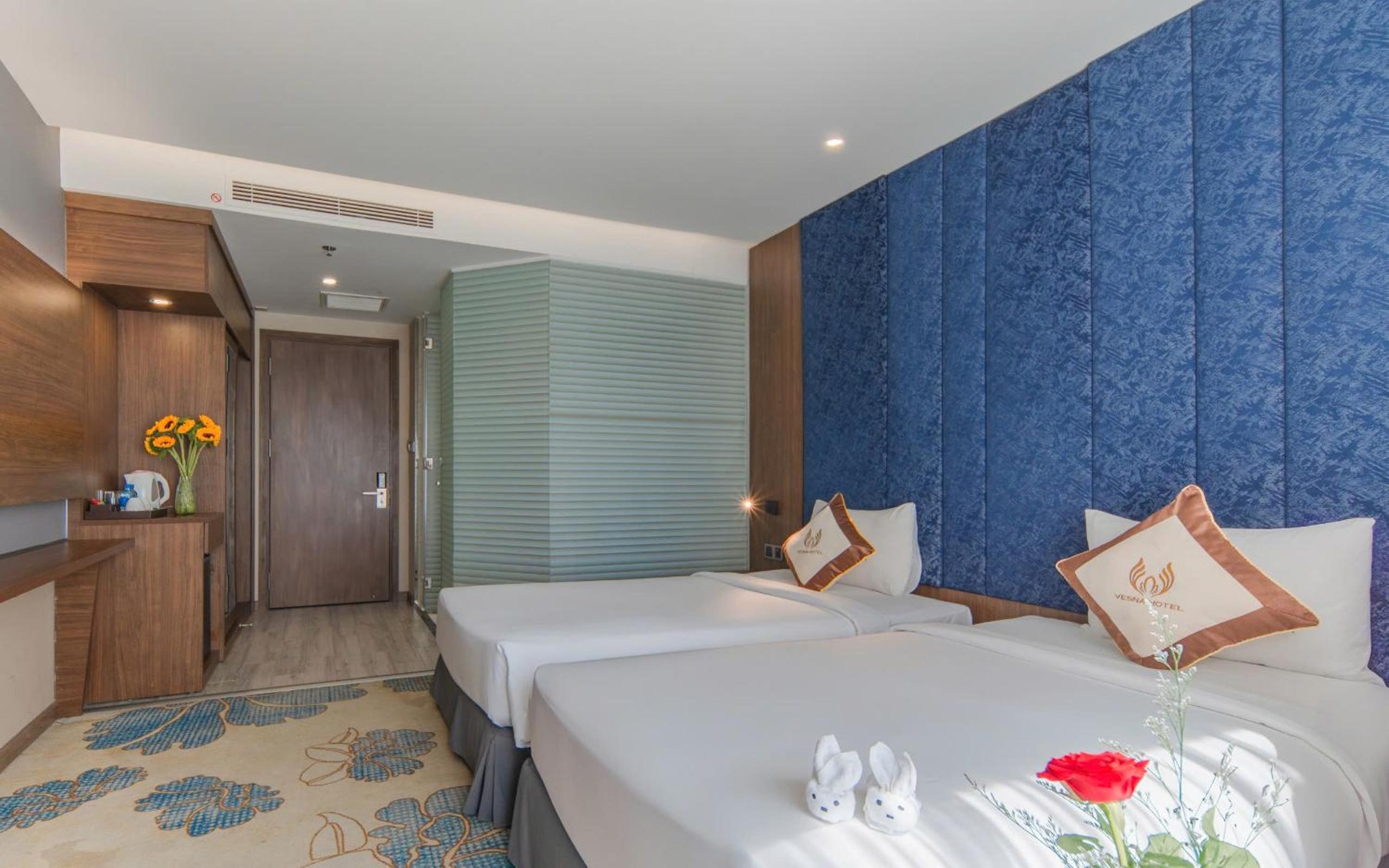 Deluxe Twin Room with Sea View - Photo 10