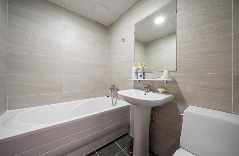 Double Room - Smoking - Photo 14