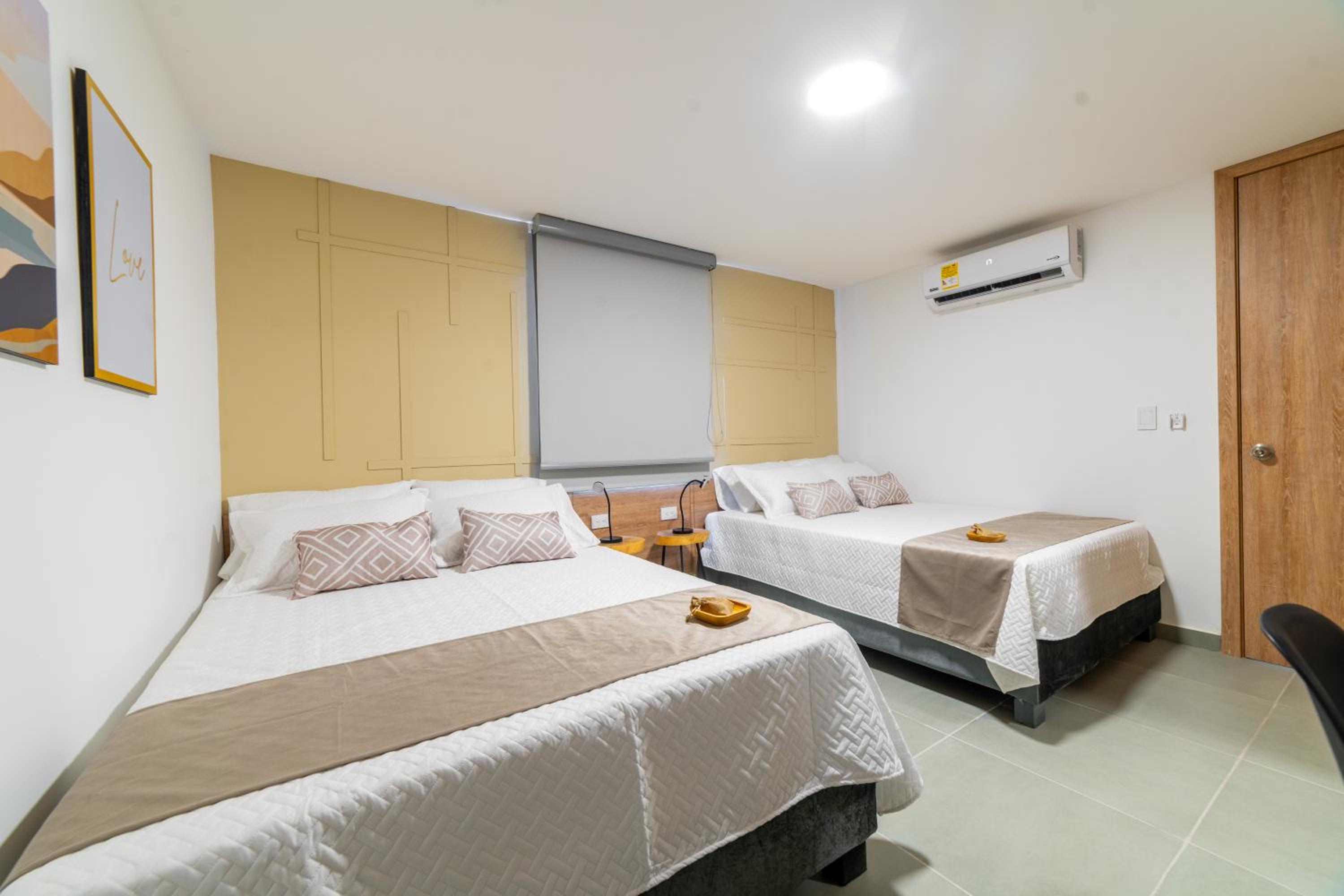 Quadruple Room with Private Bathroom