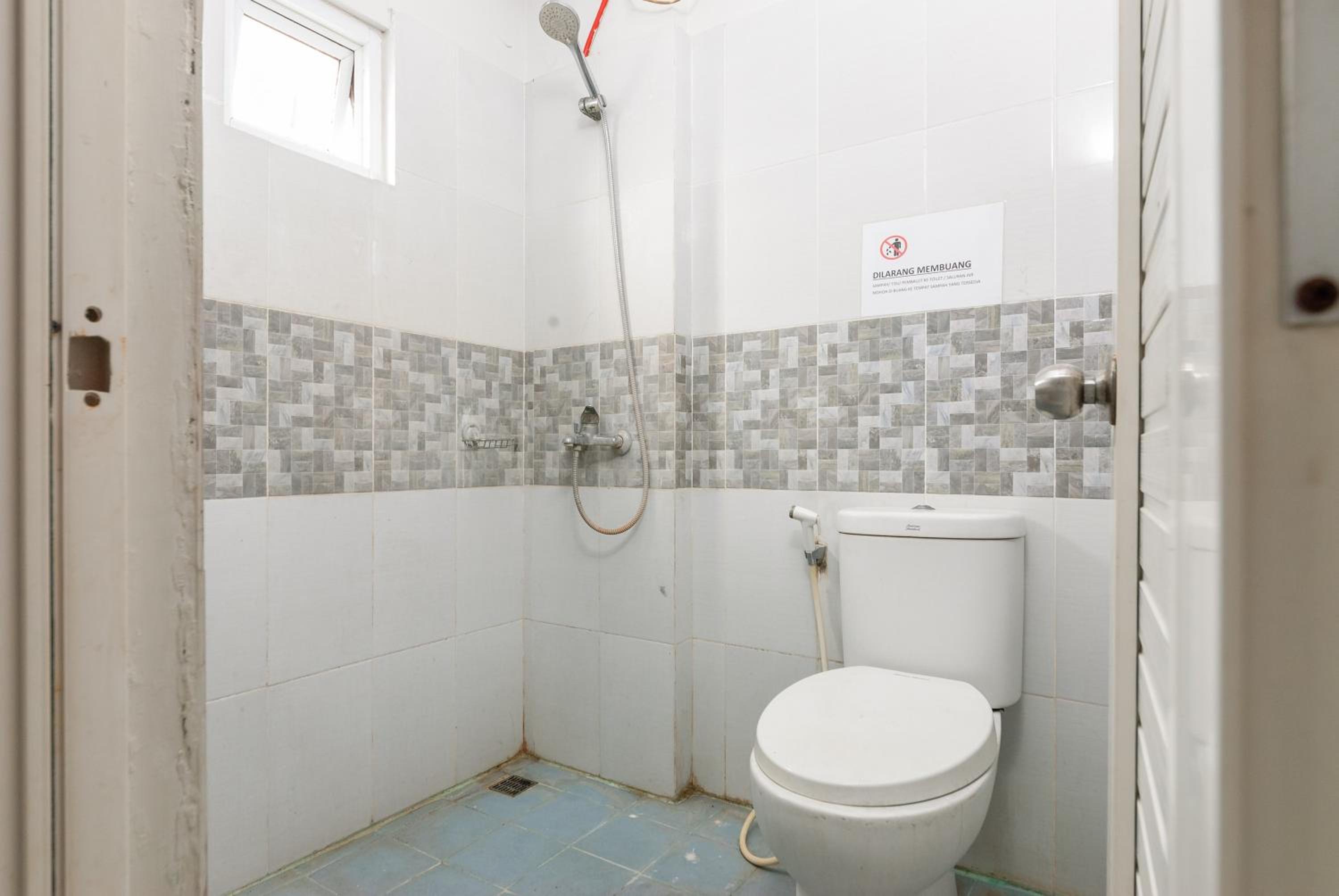 Standard Twin Room - Photo 6