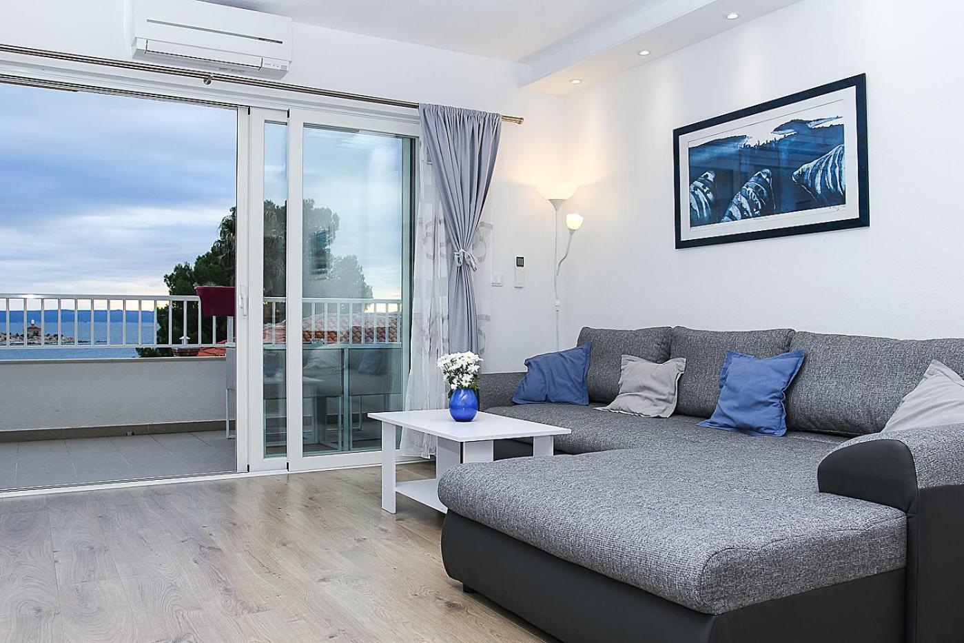 Deluxe Apartment with Sea View