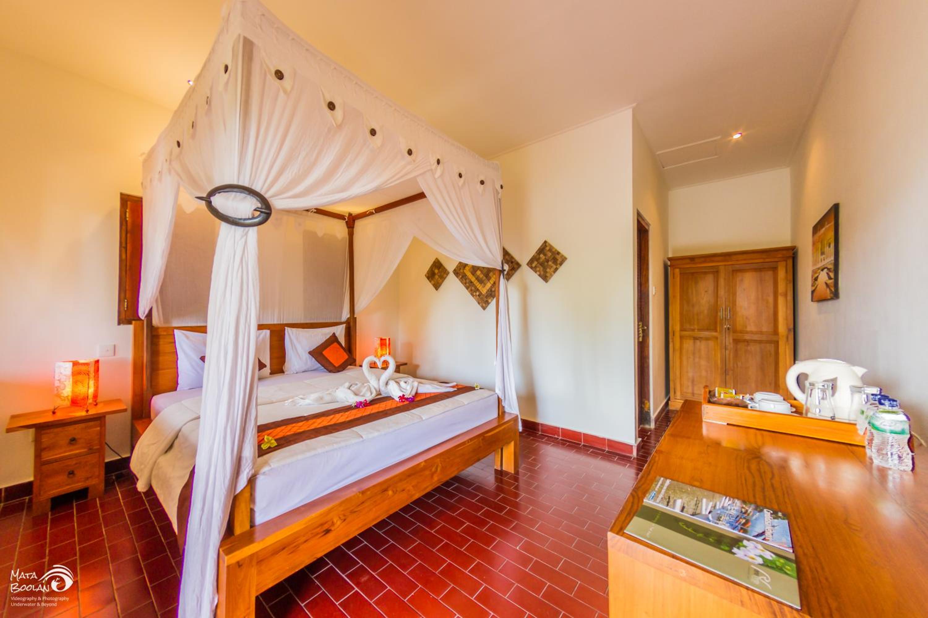 Deluxe Double Room with Pool View - Photo 1