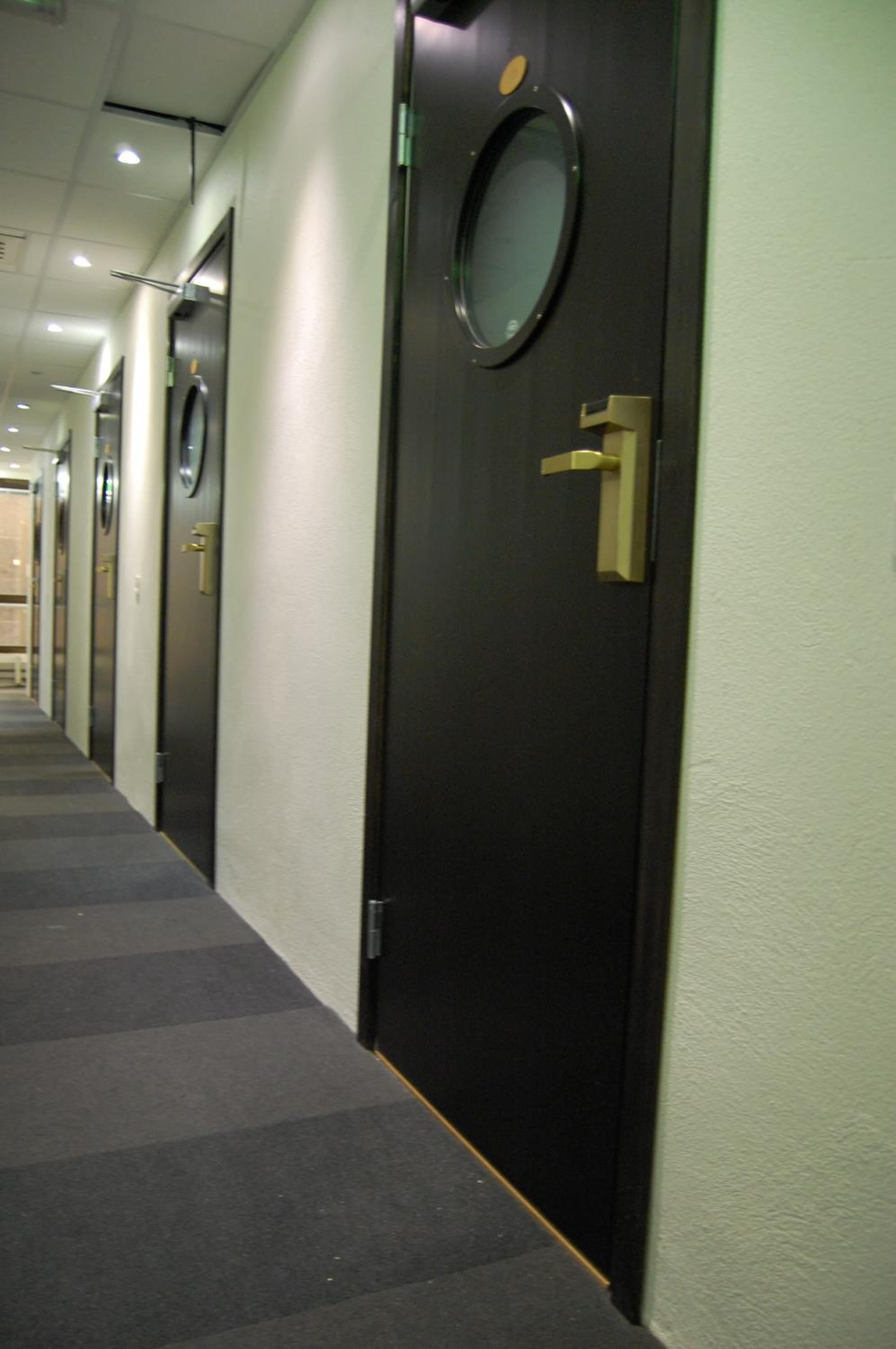 Single Room with Private Bathroom photo 2