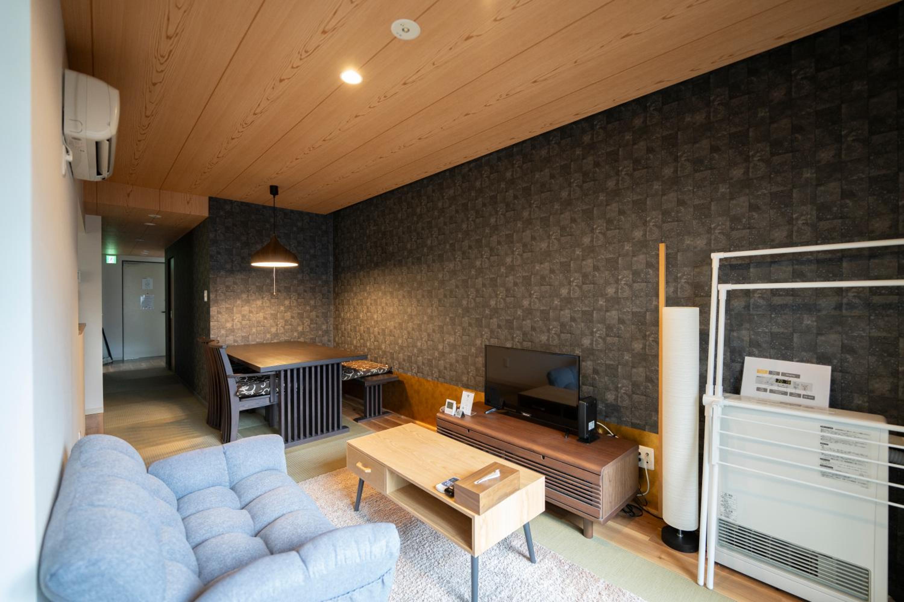Superior Family Room B