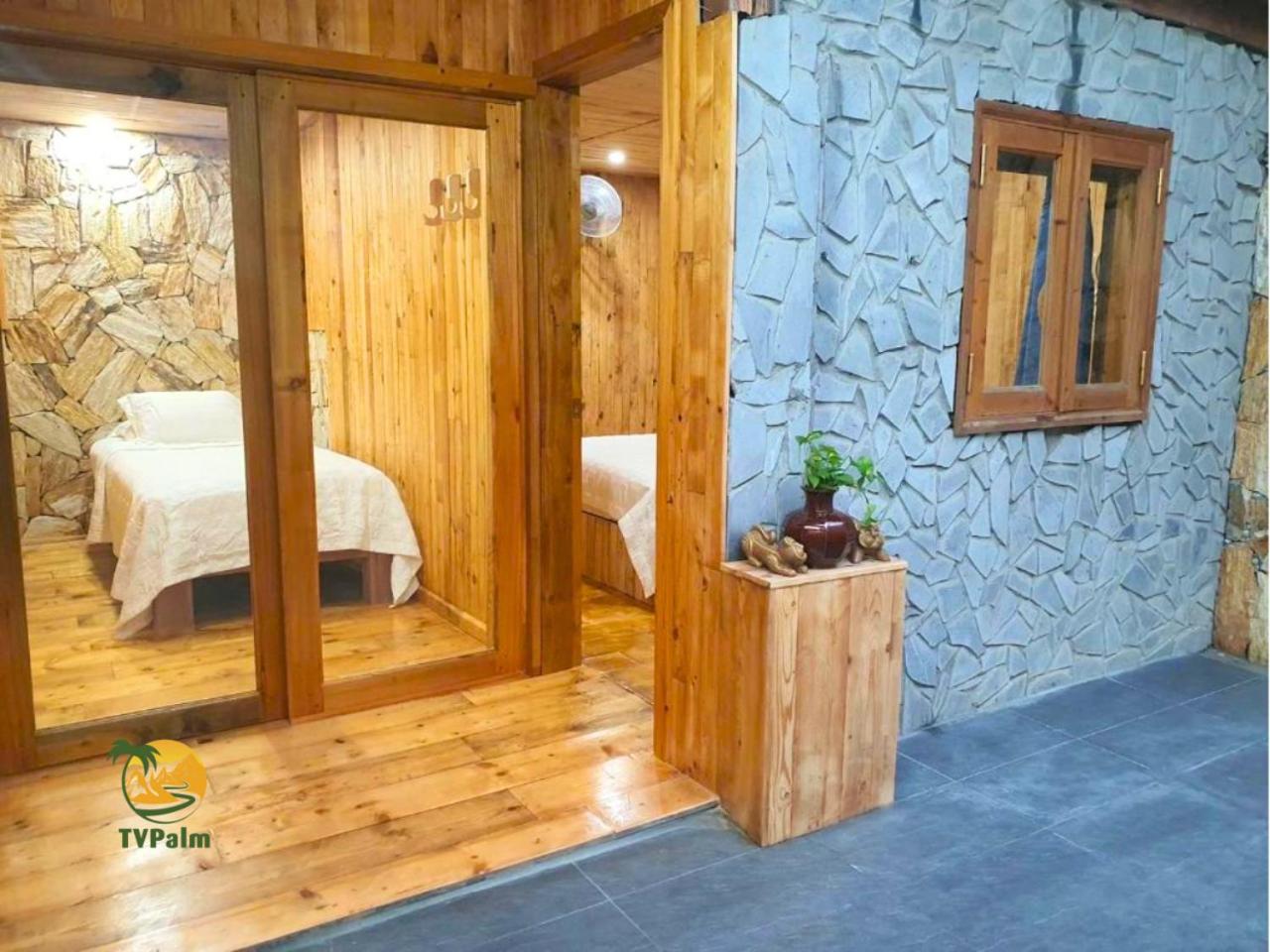 Family Room with Private Bathroom photo 1