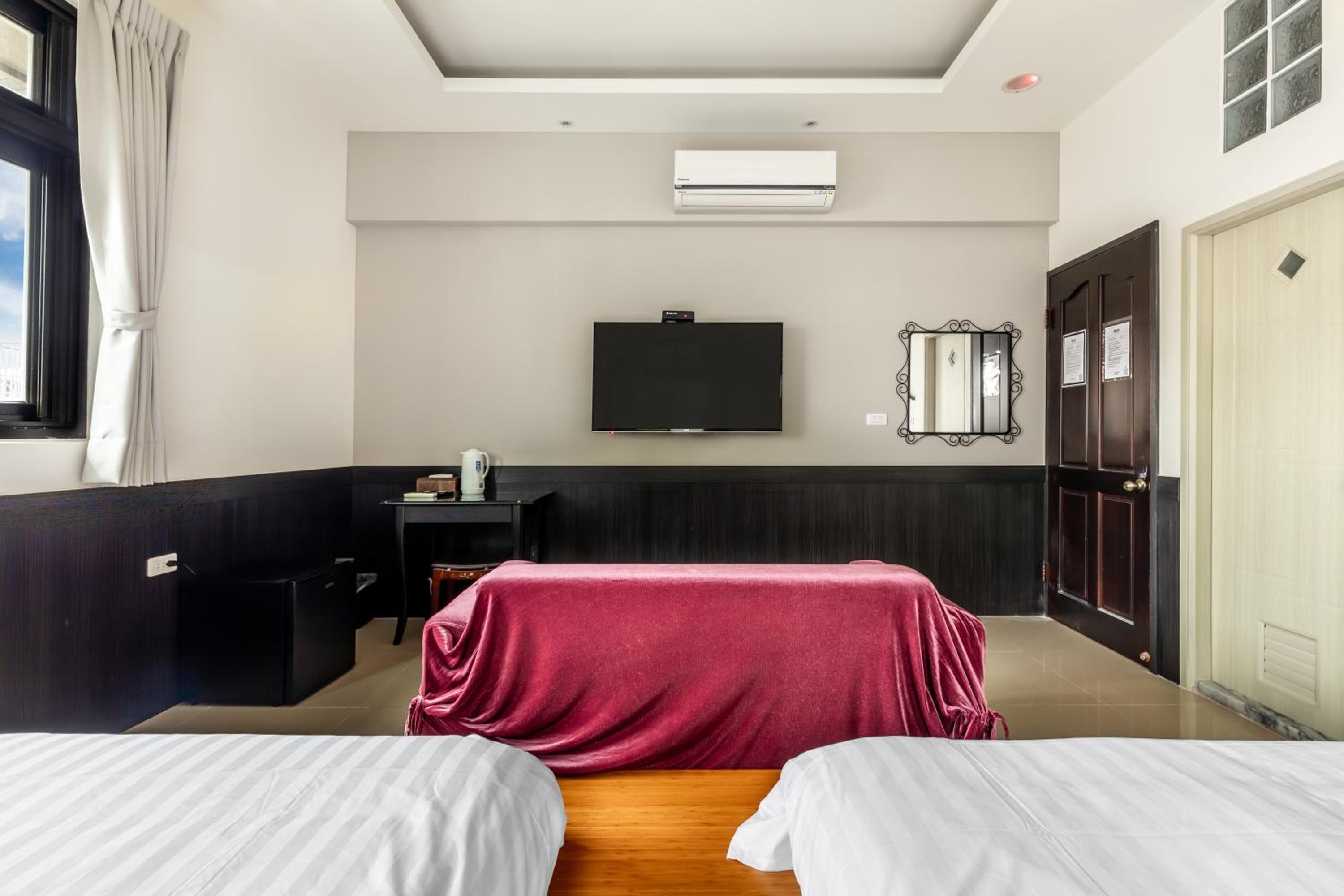 Classic Quadruple Room photo 3