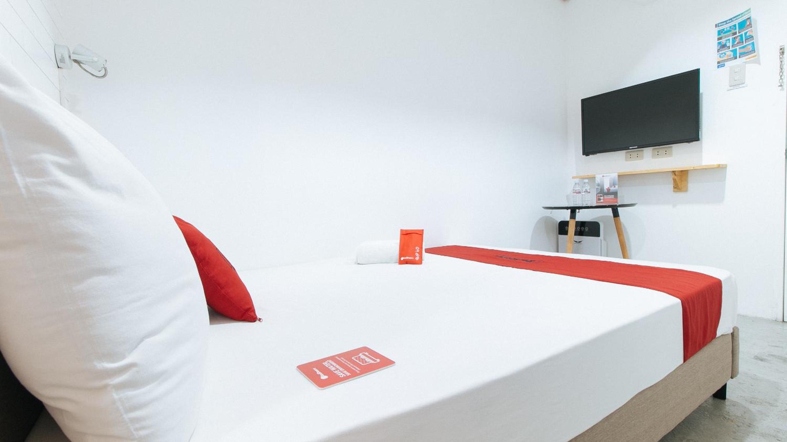 Standard Double Room - Photo 7