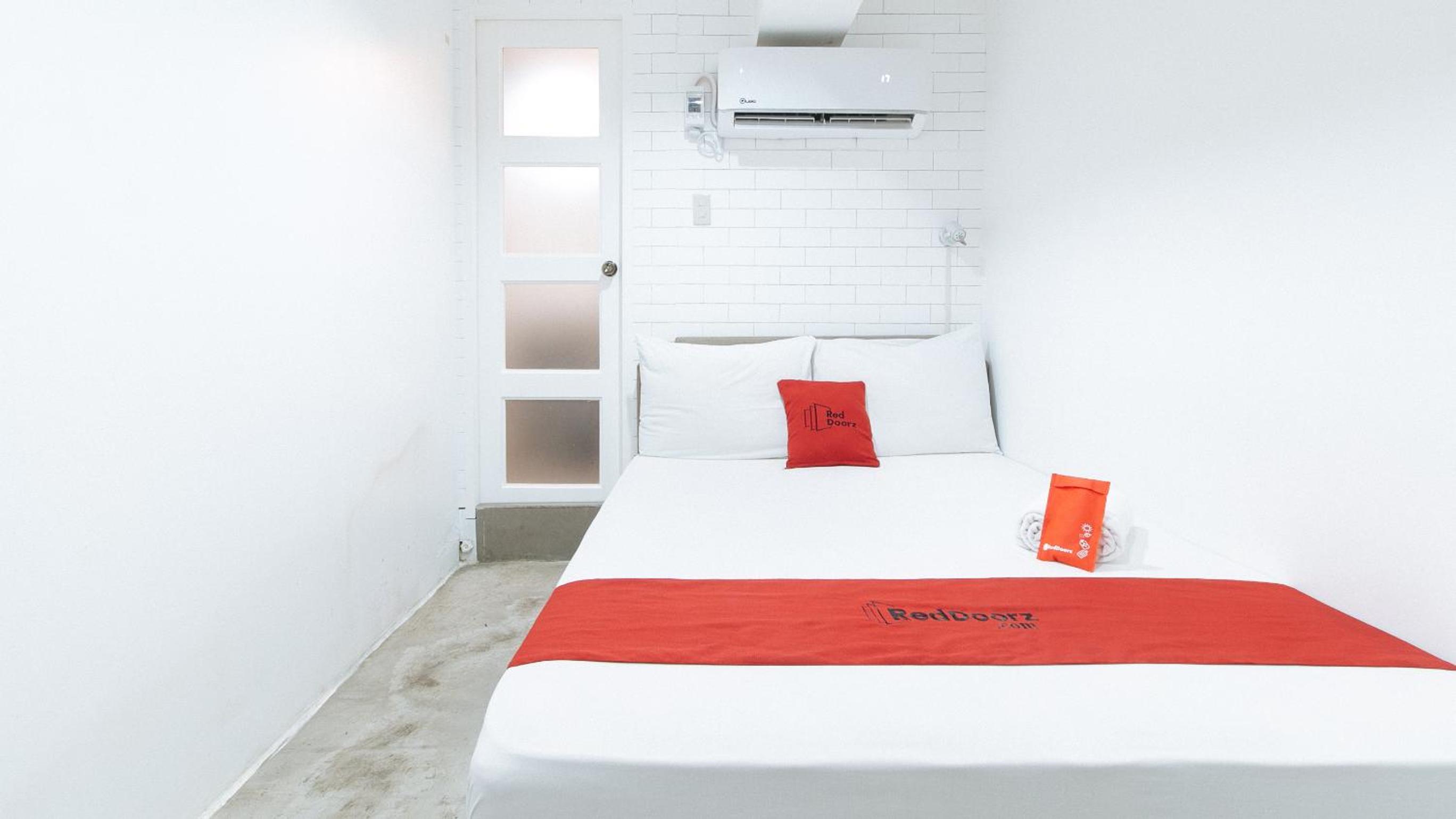 Standard Double Room - Photo 17