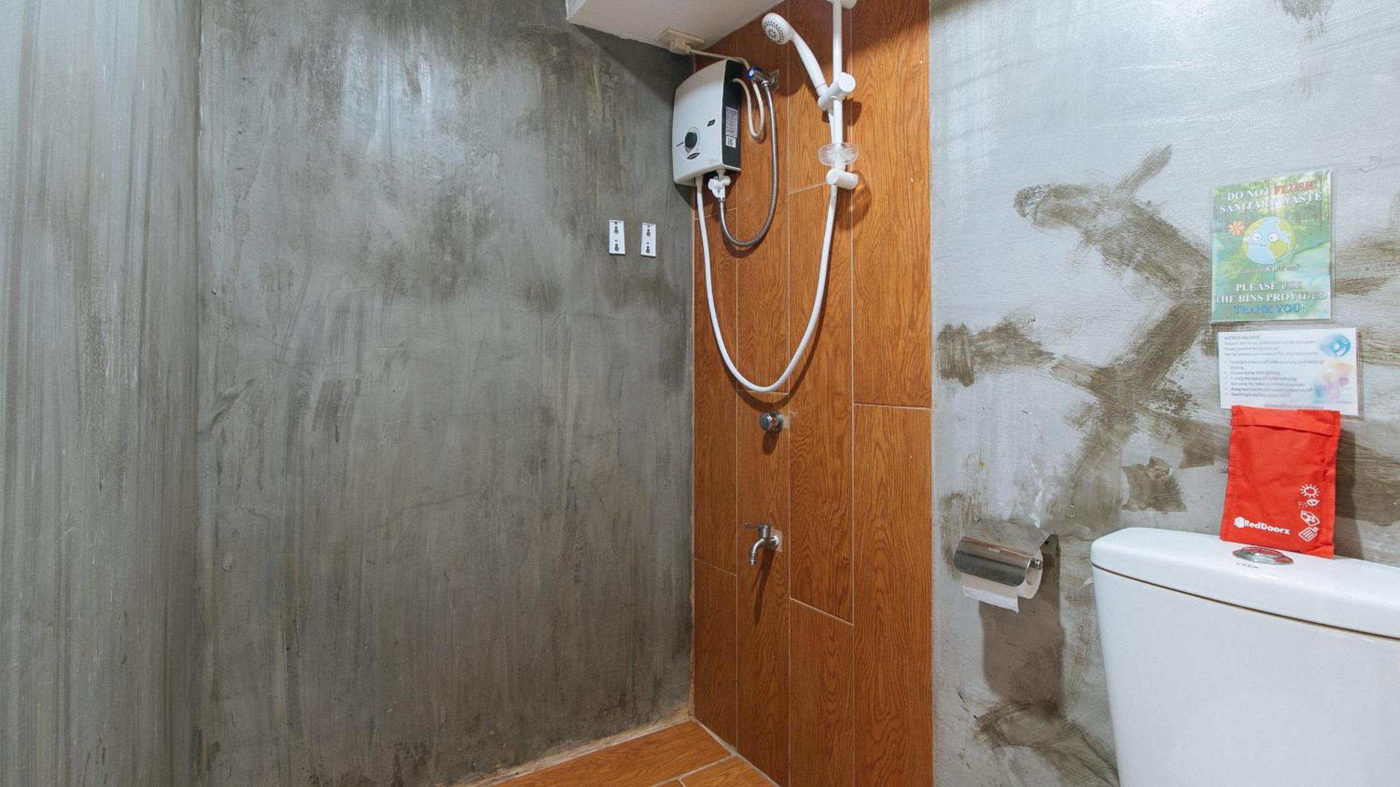 Standard Double Room - Photo 14