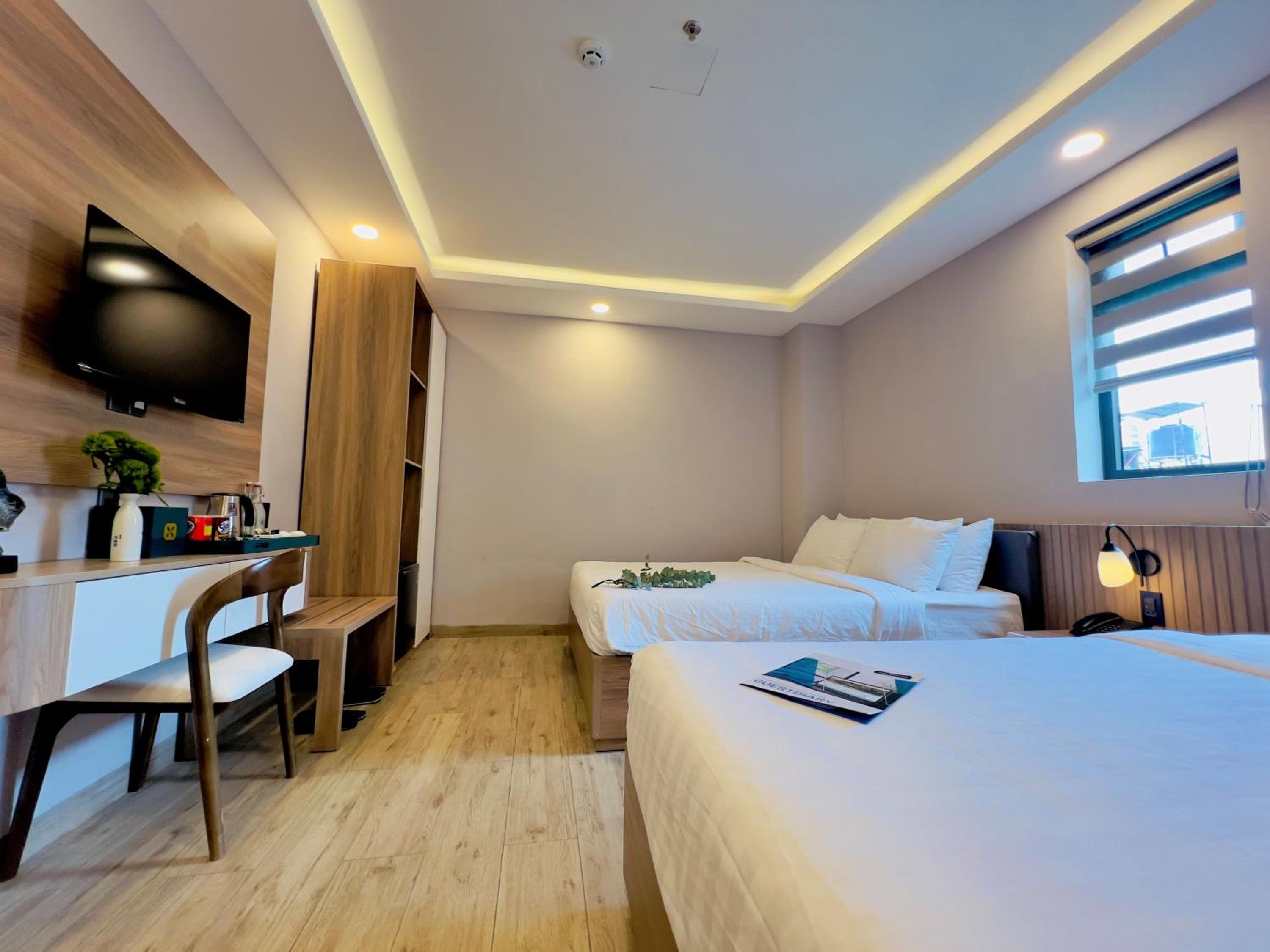 Superior Triple Room photo 2
