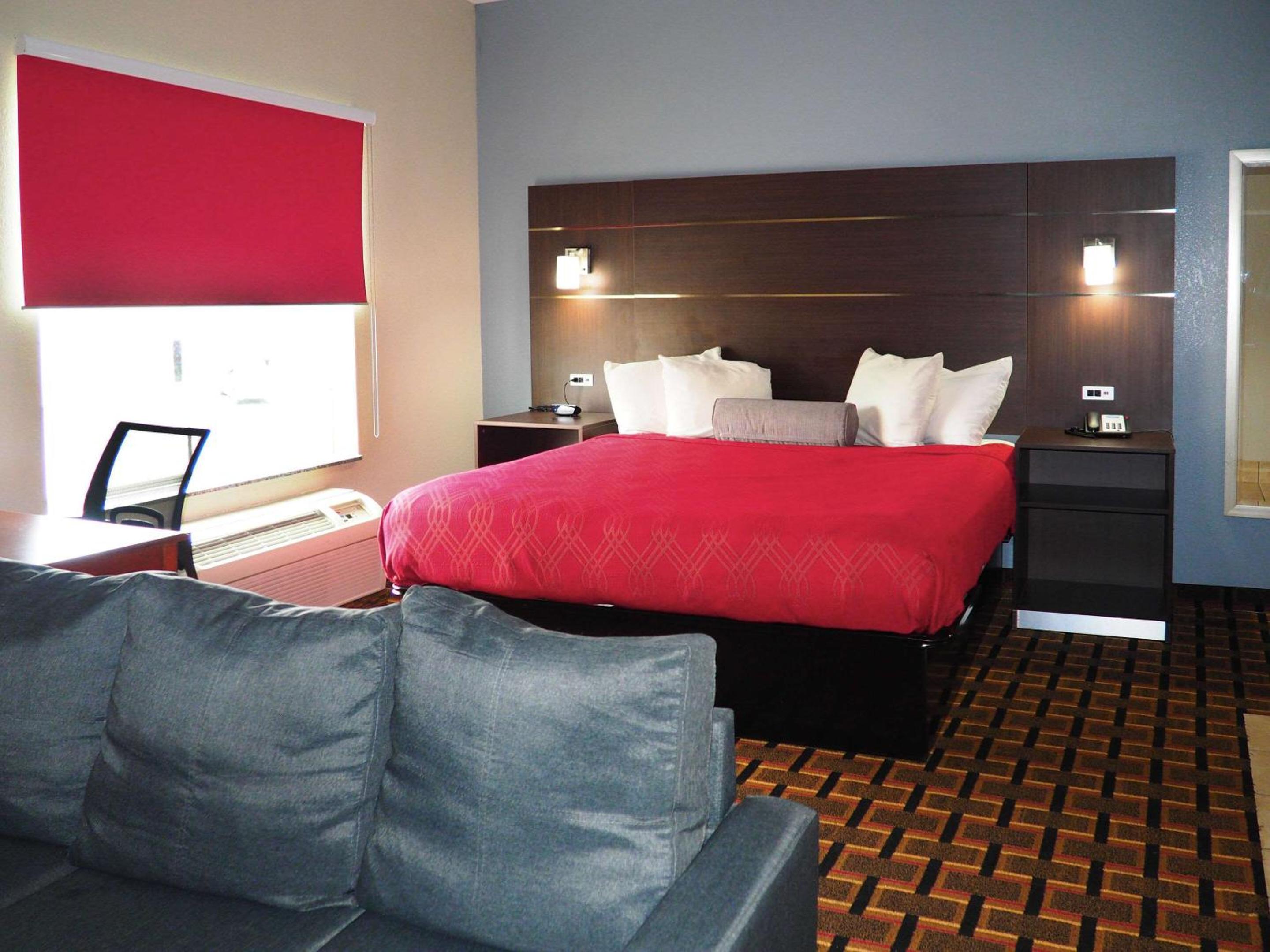 King Suite - Non-Smoking - Photo 1