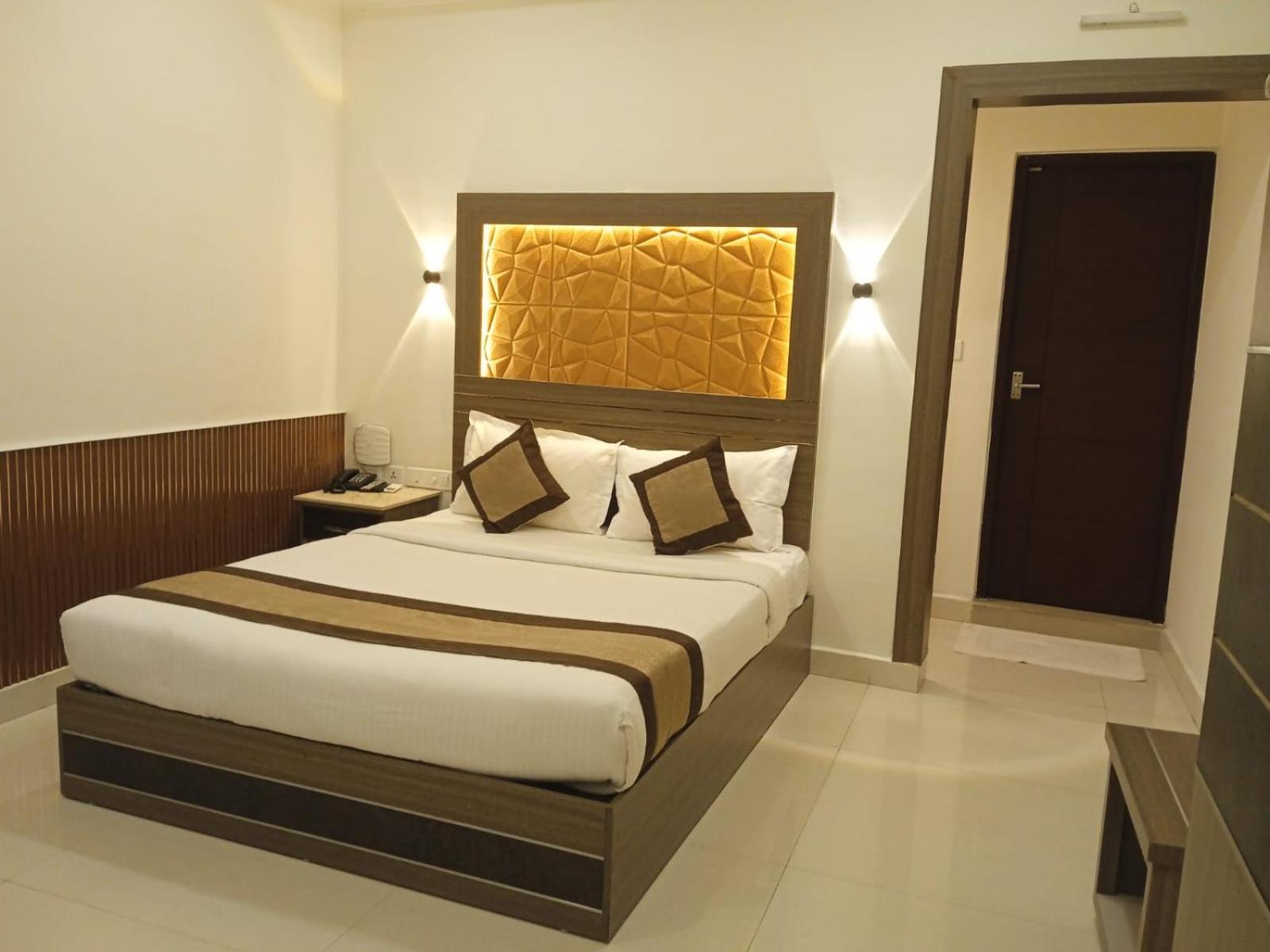 Deluxe Double Room photo 3