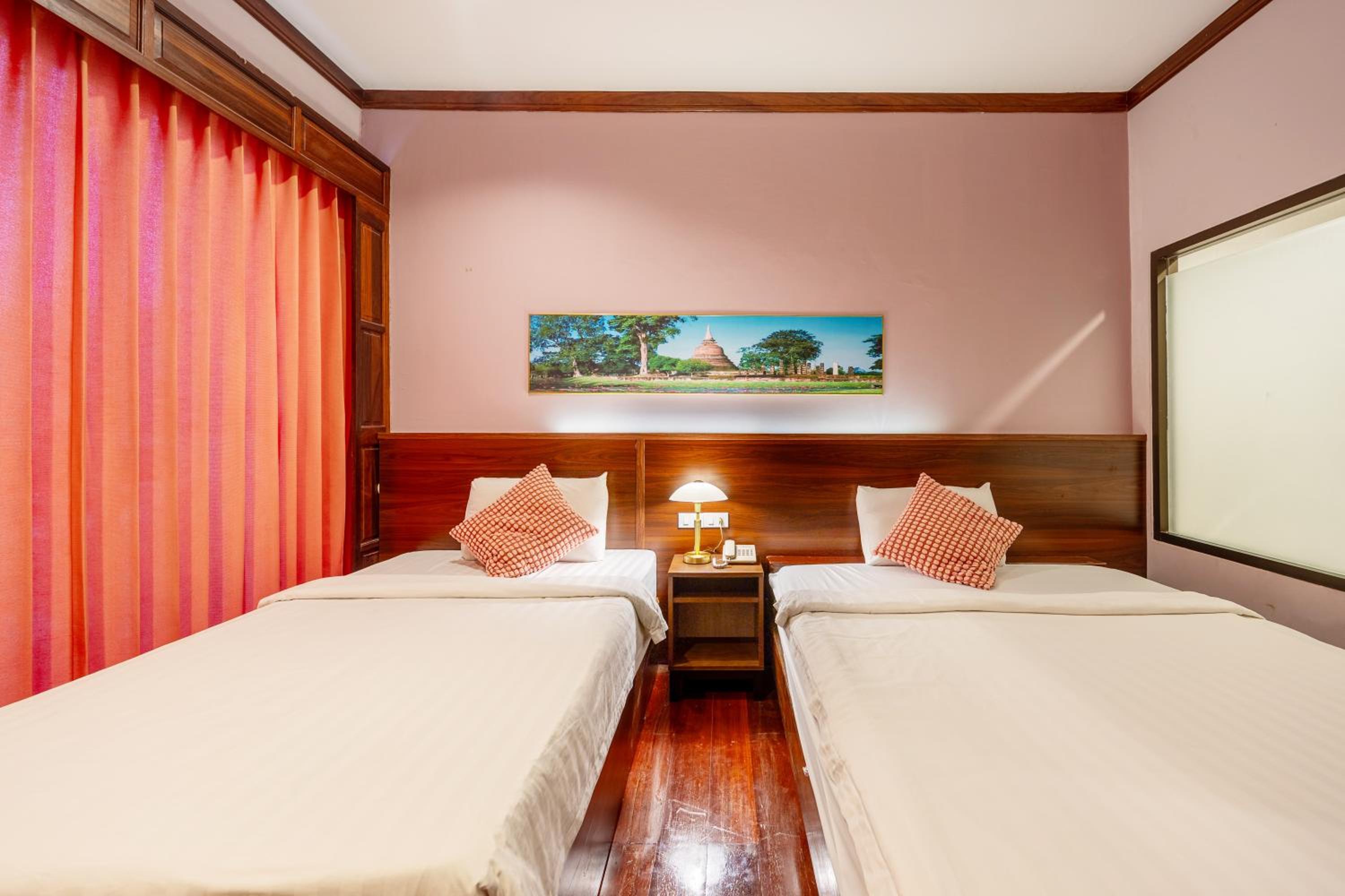Deluxe Triple Room photo 3