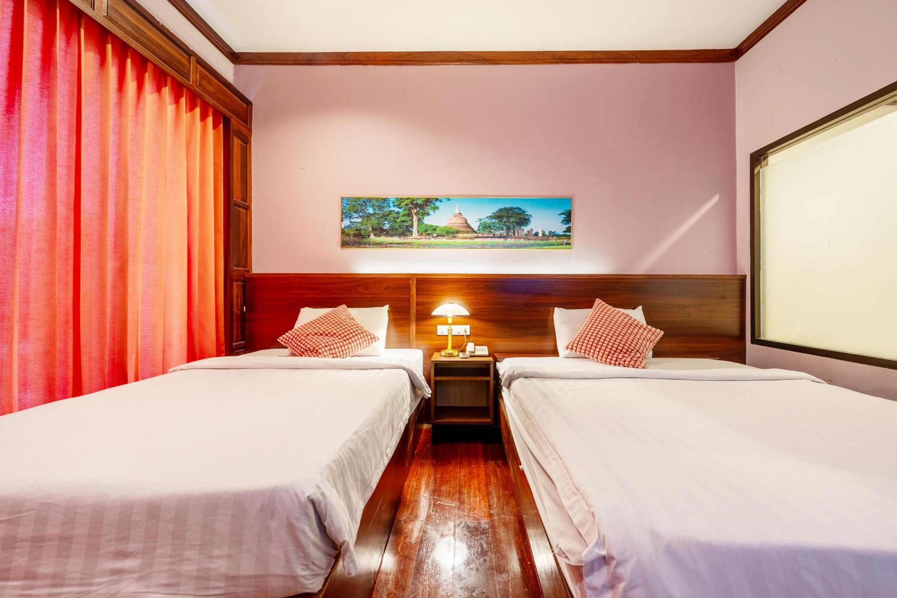 Deluxe Triple Room photo 2