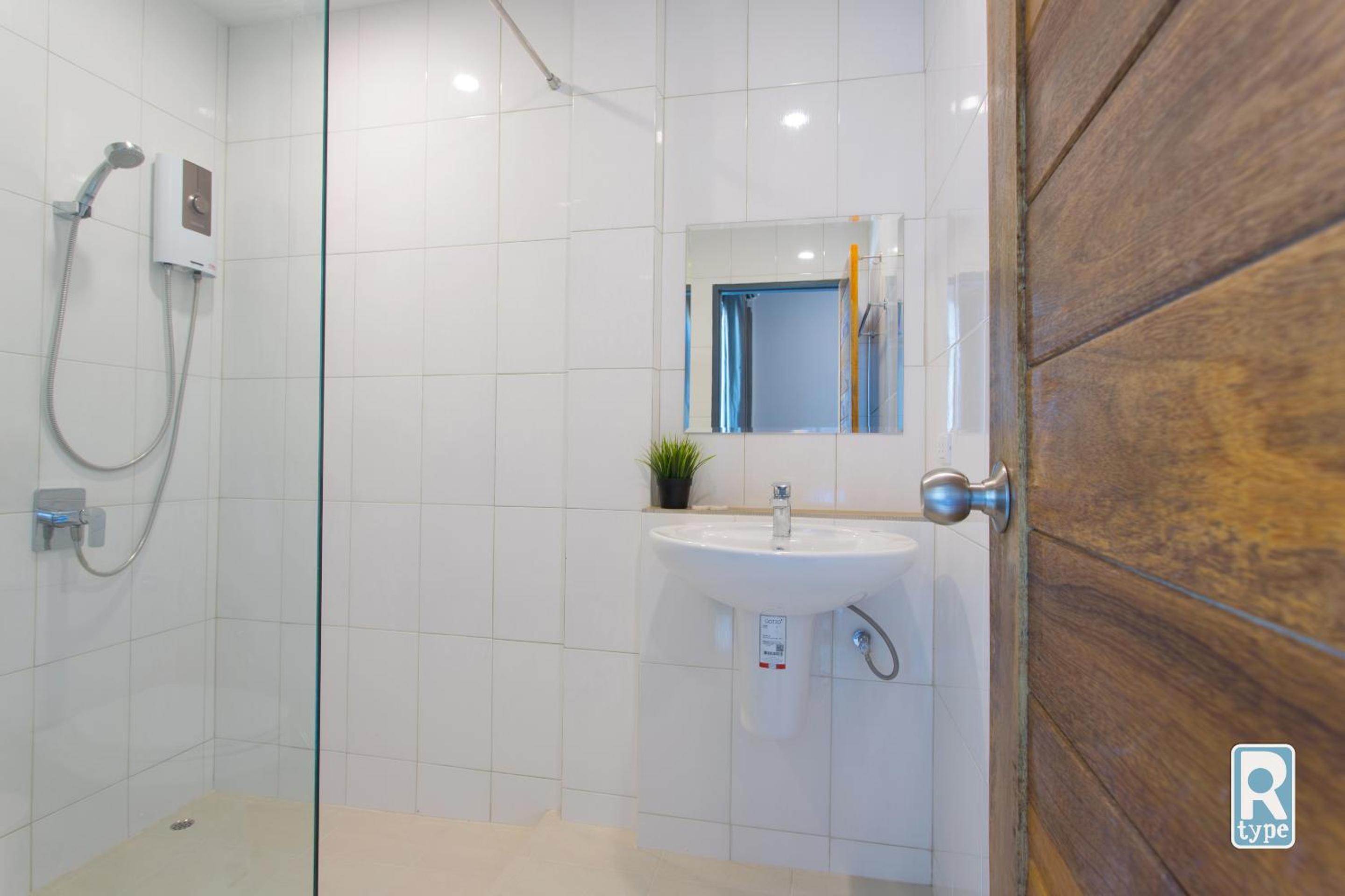 Basic Triple Room photo 2