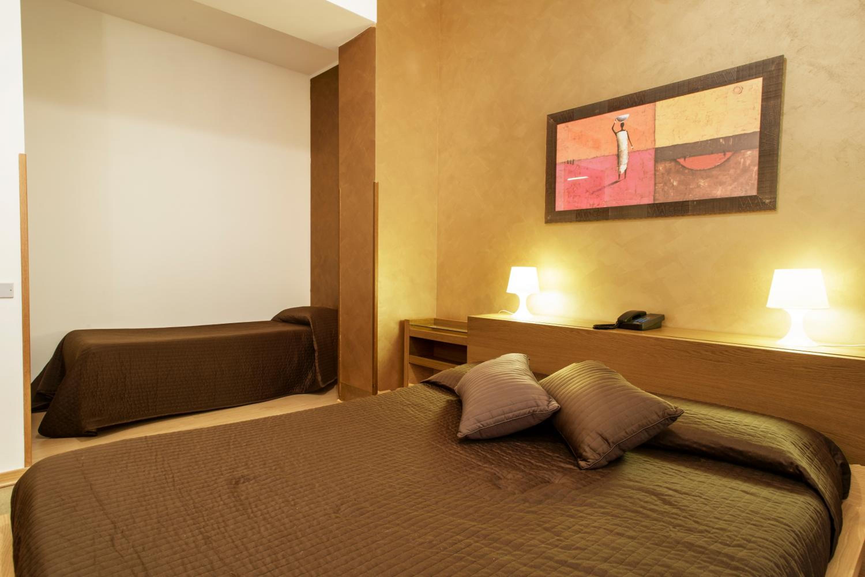Double or Twin Room - Photo 5