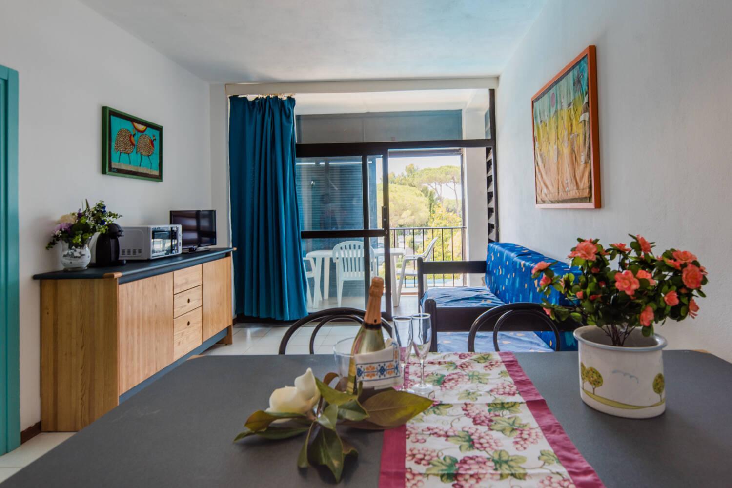 One-Bedroom Apartment with Balcony