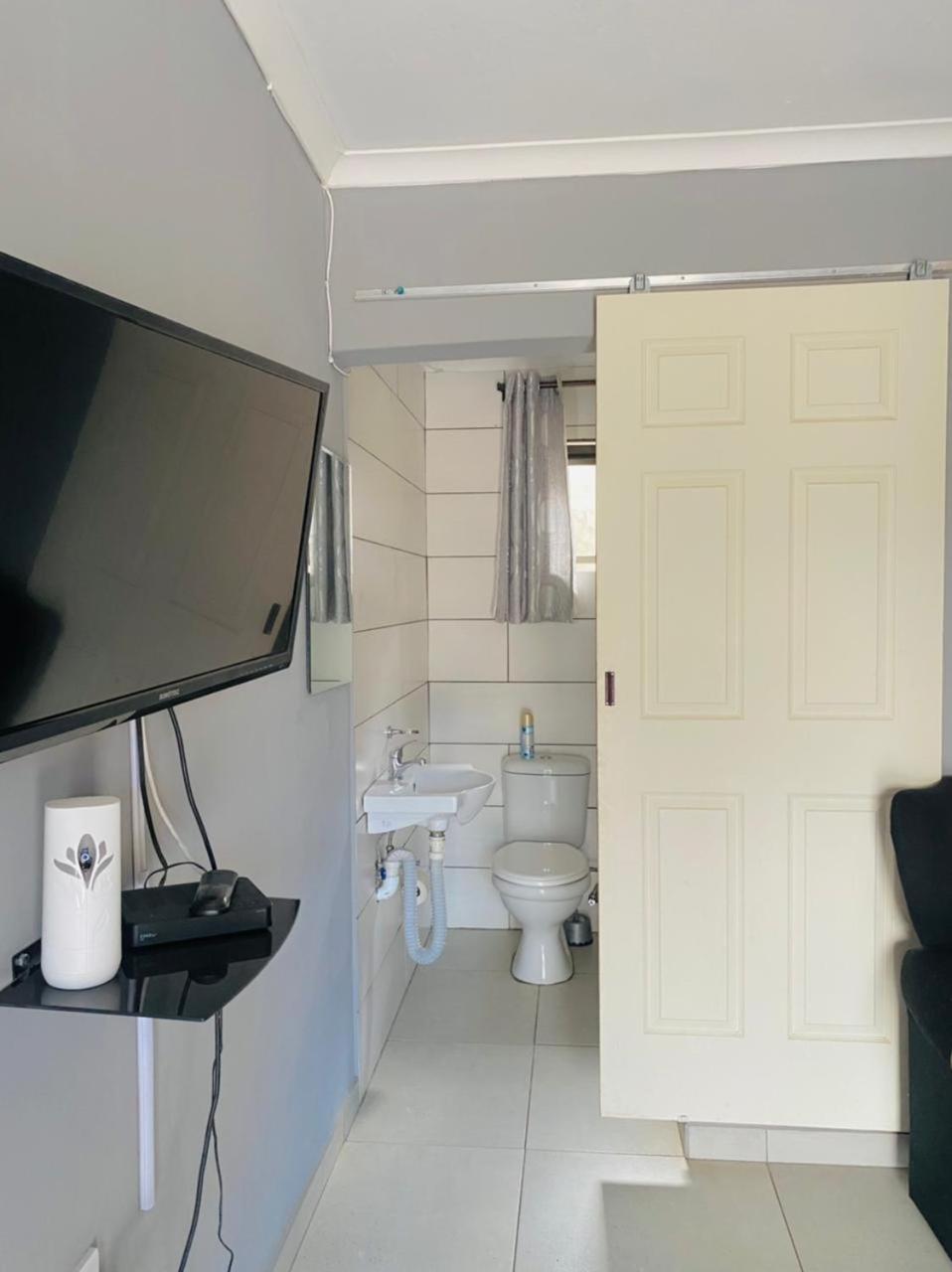 Double Room - Photo 4