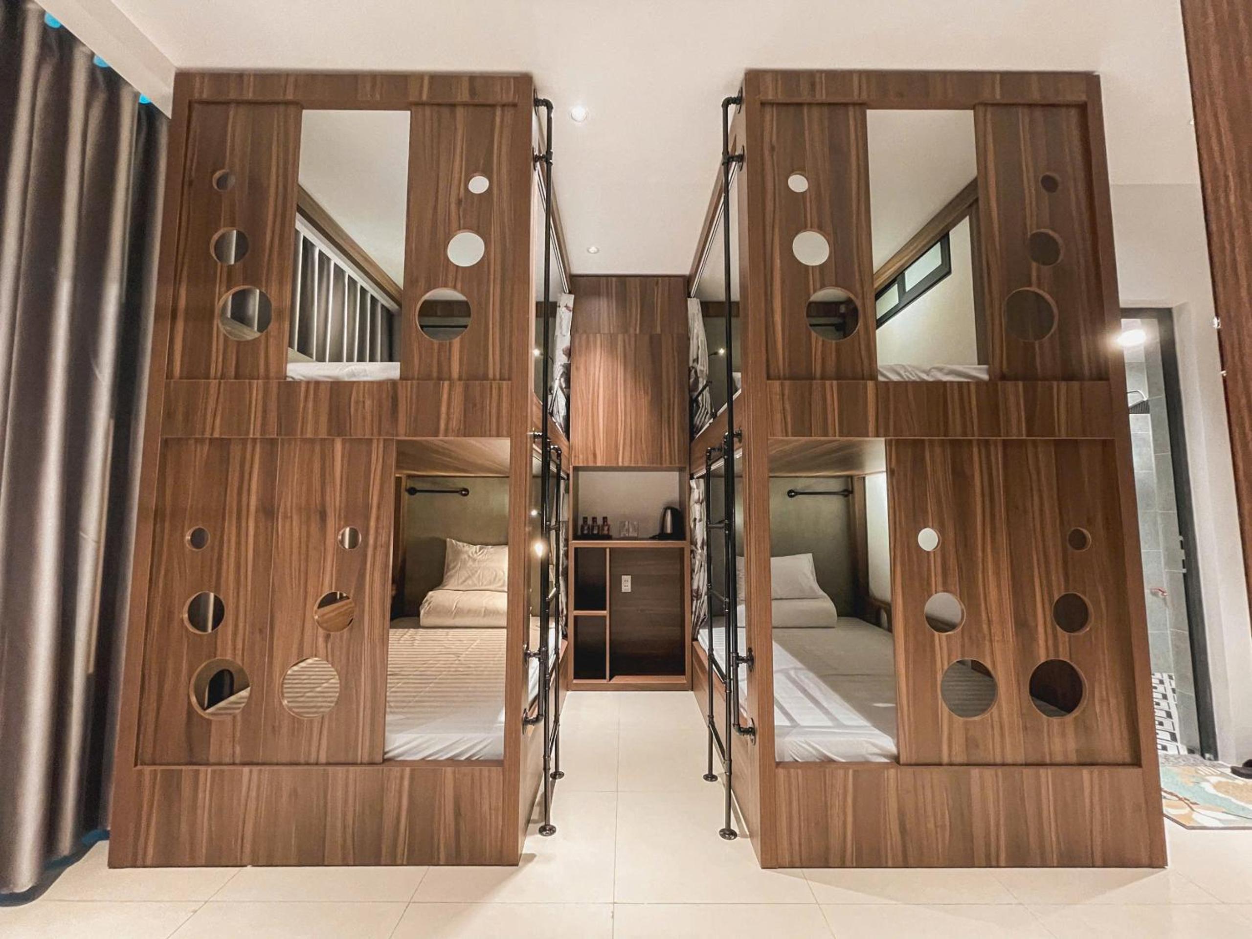 Quadruple Room with Balcony photo 1