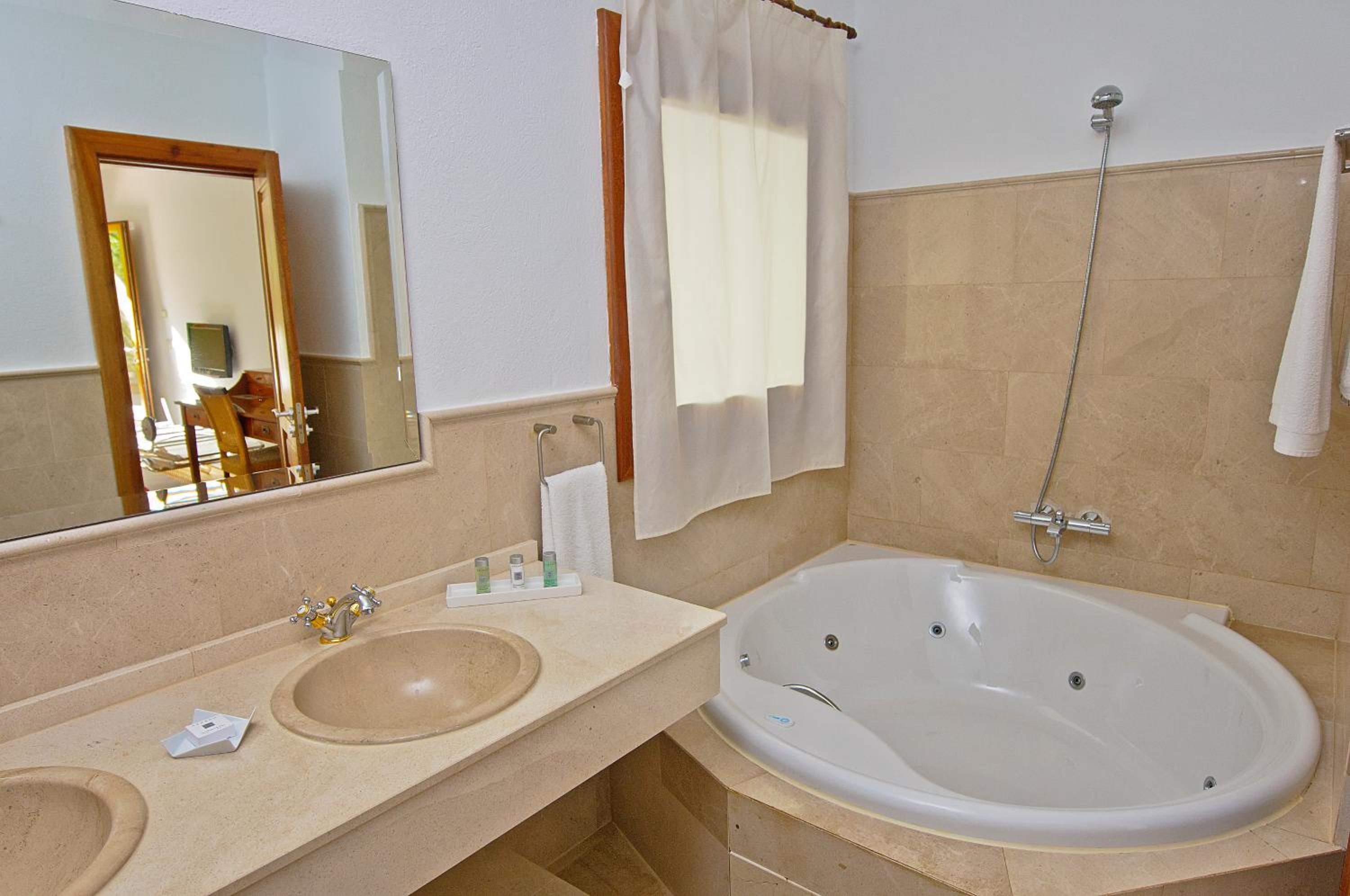 Double Room with Sea View and  Hydromassage Bath photo 2