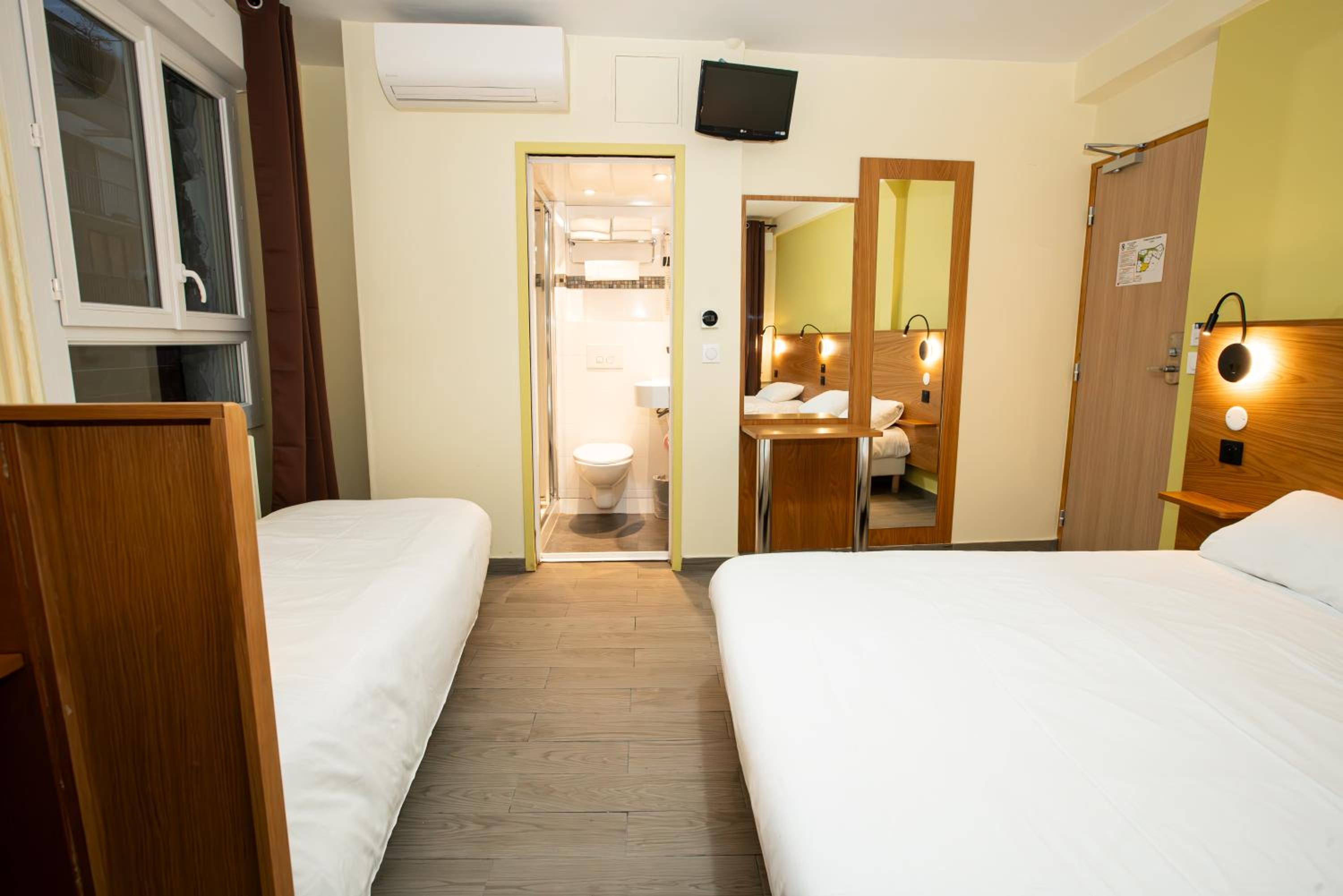 Quadruple Room photo 2