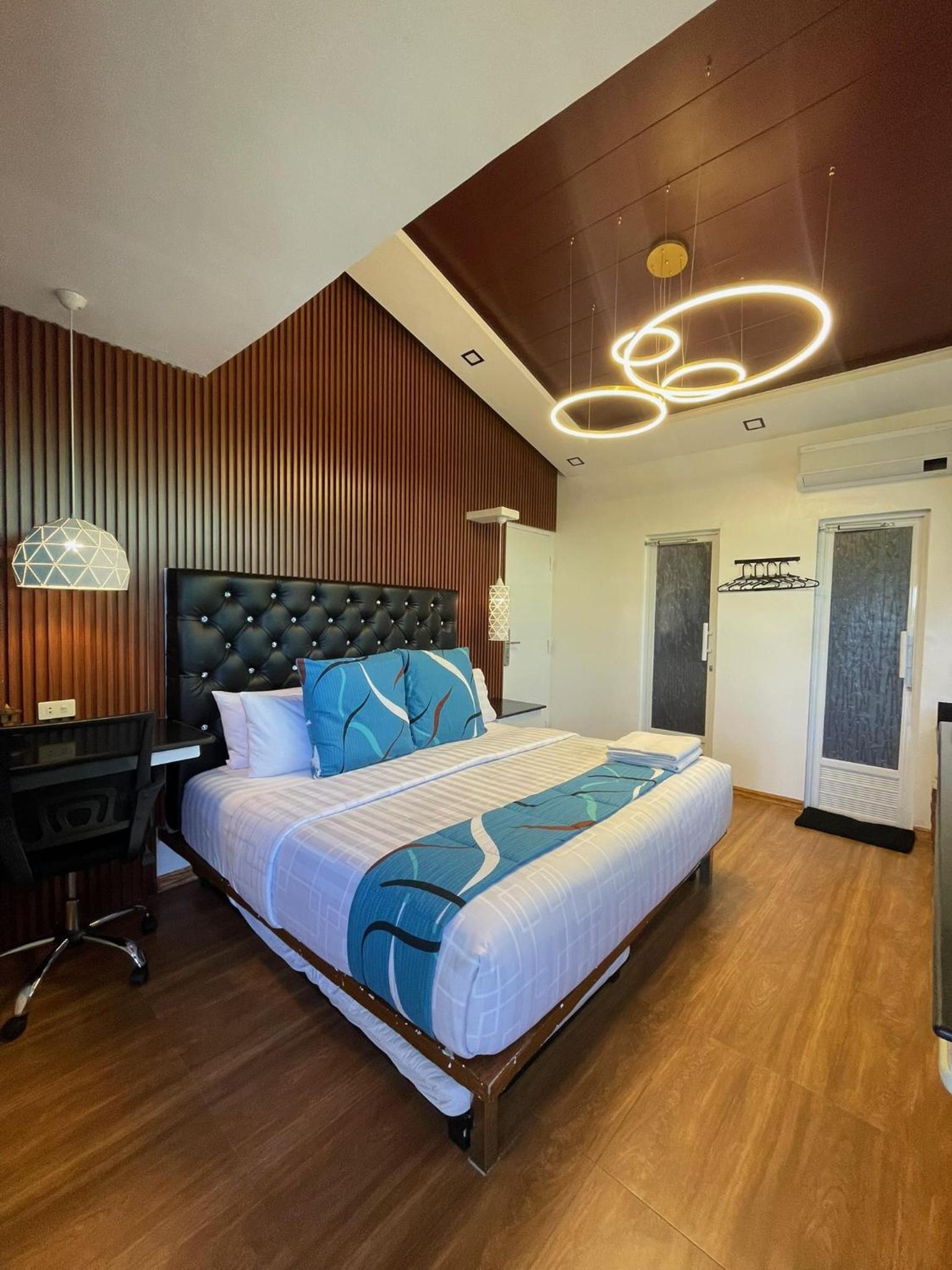Superior Suite - Photo 1
