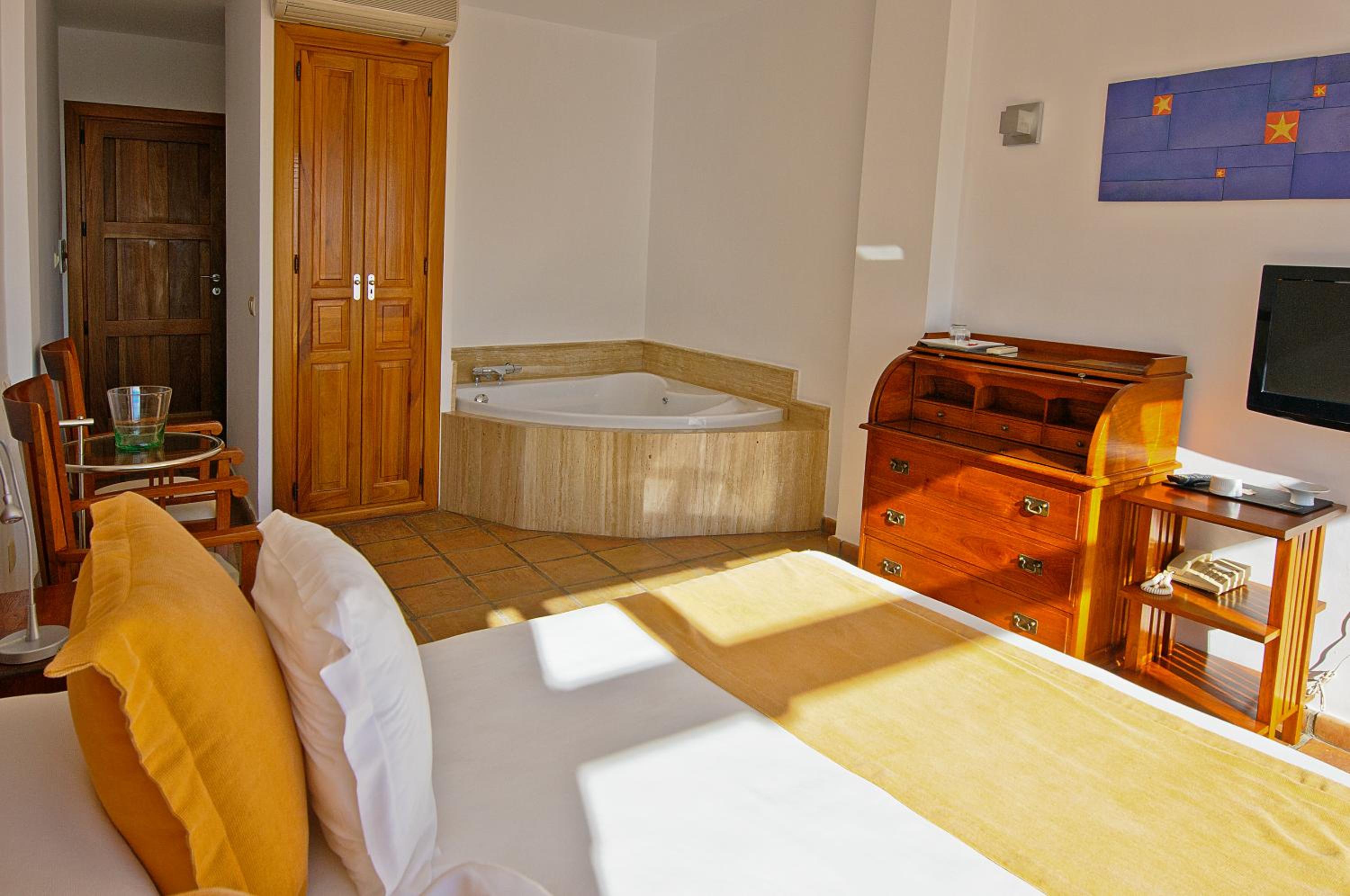 Habitación Doble con Vista al Mar y Bañera de Hidromasaje