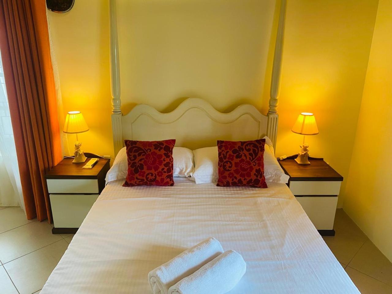 Double Room With Shared Bathroom photo 1