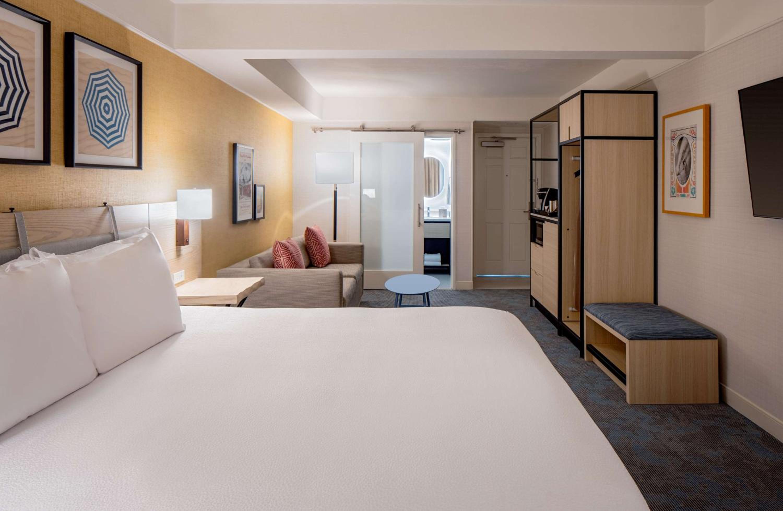 King Room with Balcony - Hearing Access