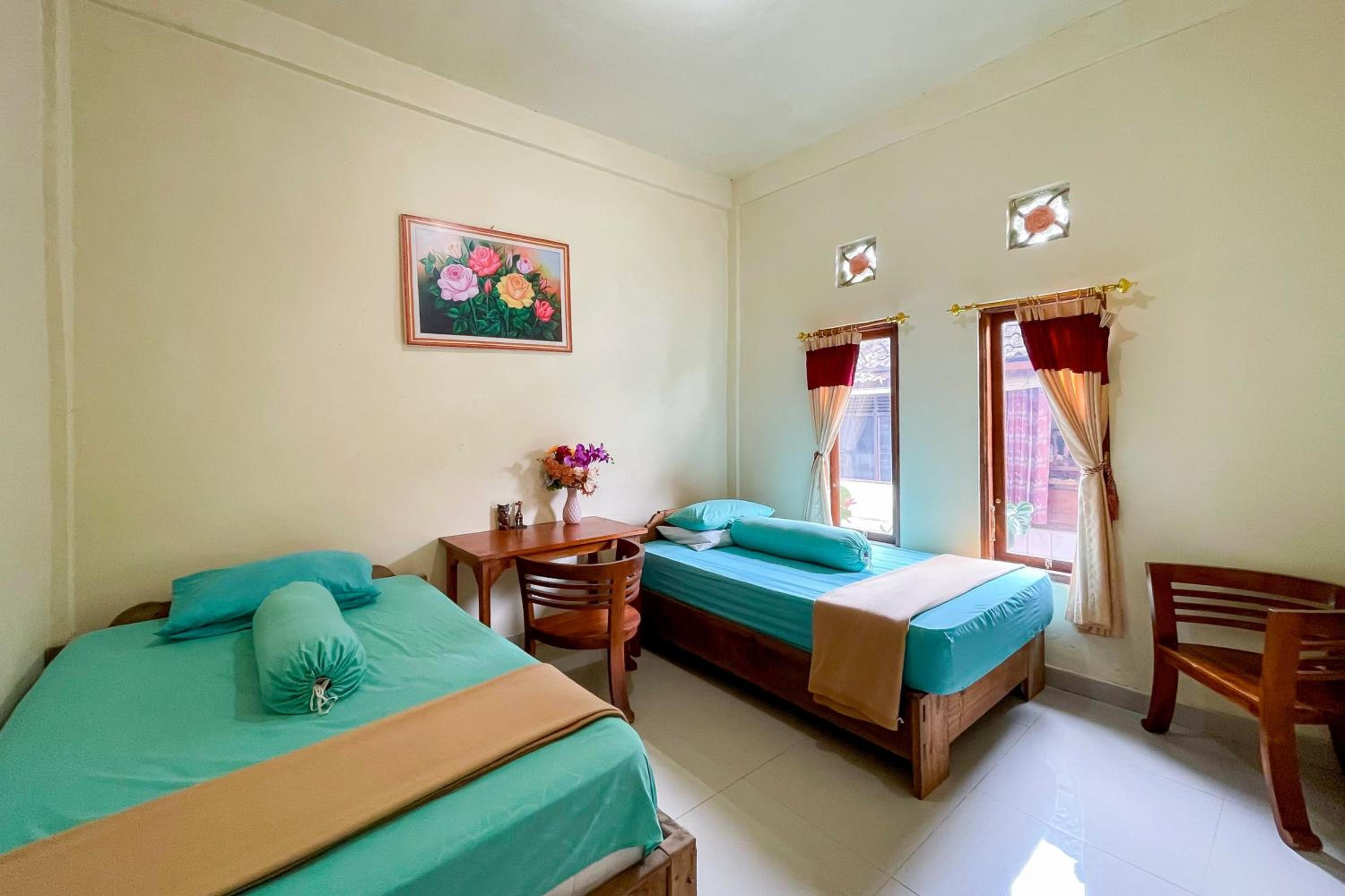 Standard Double Room with Shared Bathroom photo 2