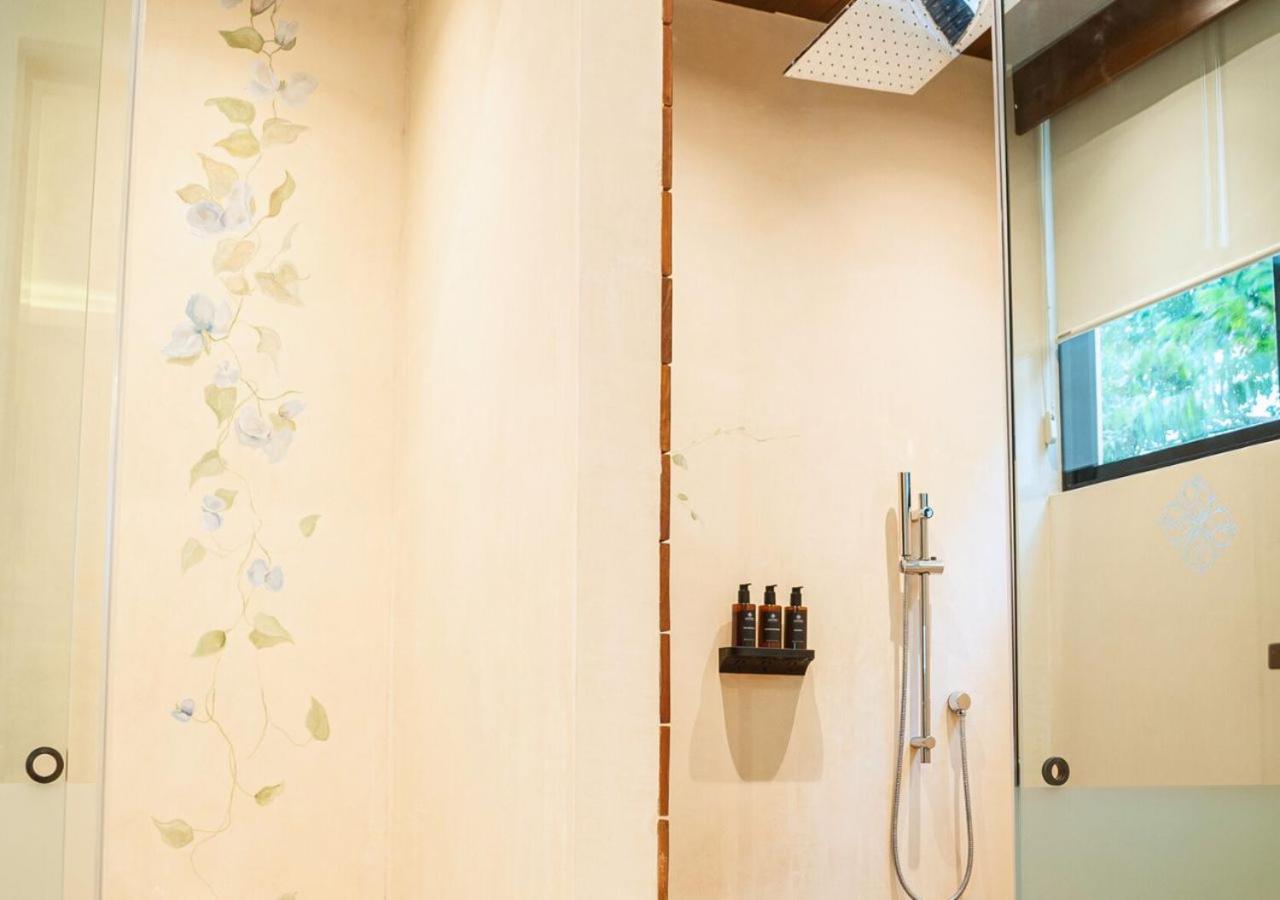 PREMIUM SUITE DOUBLE WITH BATHTUB - Photo 3
