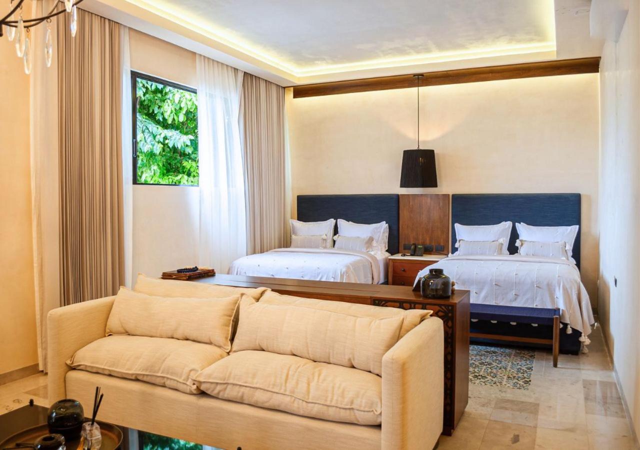 PREMIUM SUITE DOUBLE WITH BATHTUB - Photo 2