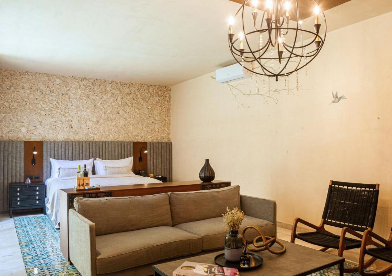 MASTER SUITE WITH PLUNGE POOL photo 3
