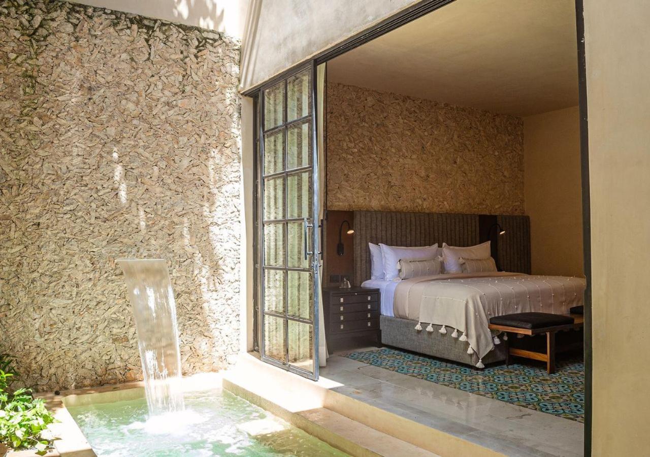 MASTER SUITE WITH PLUNGE POOL photo 2