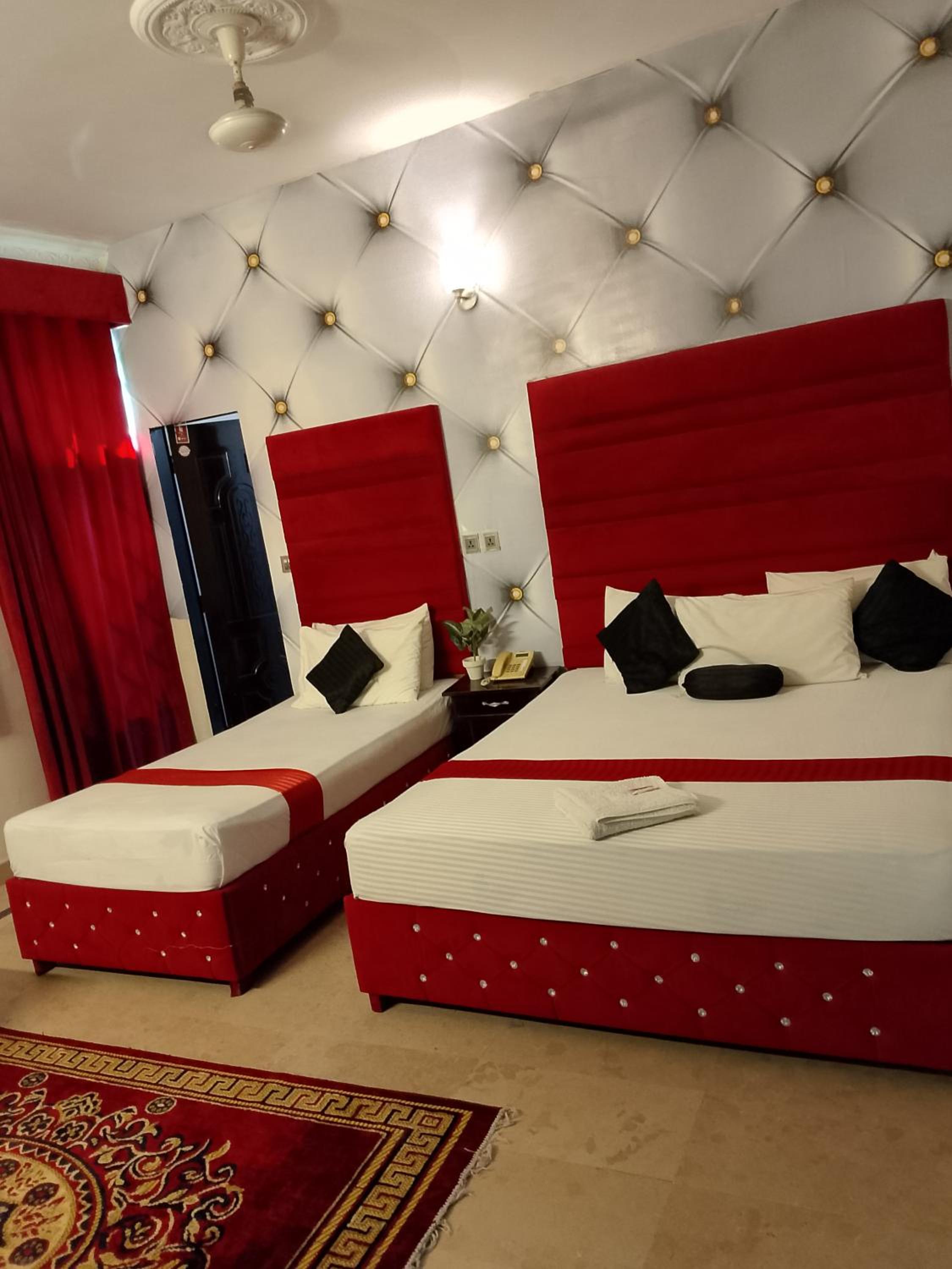 Deluxe Double or Twin Room photo 1