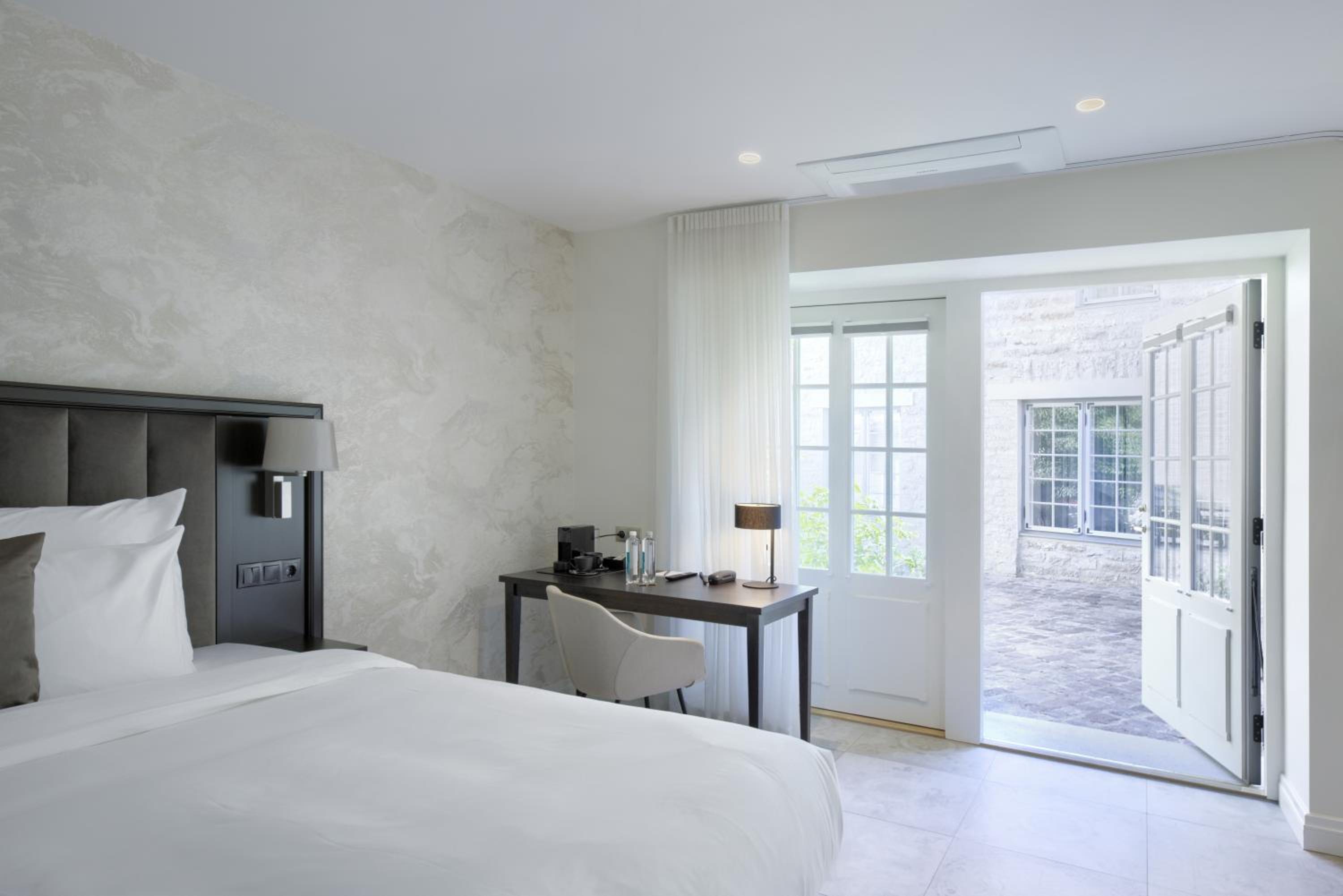 Courtyard/Garden Double Room - Photo 2