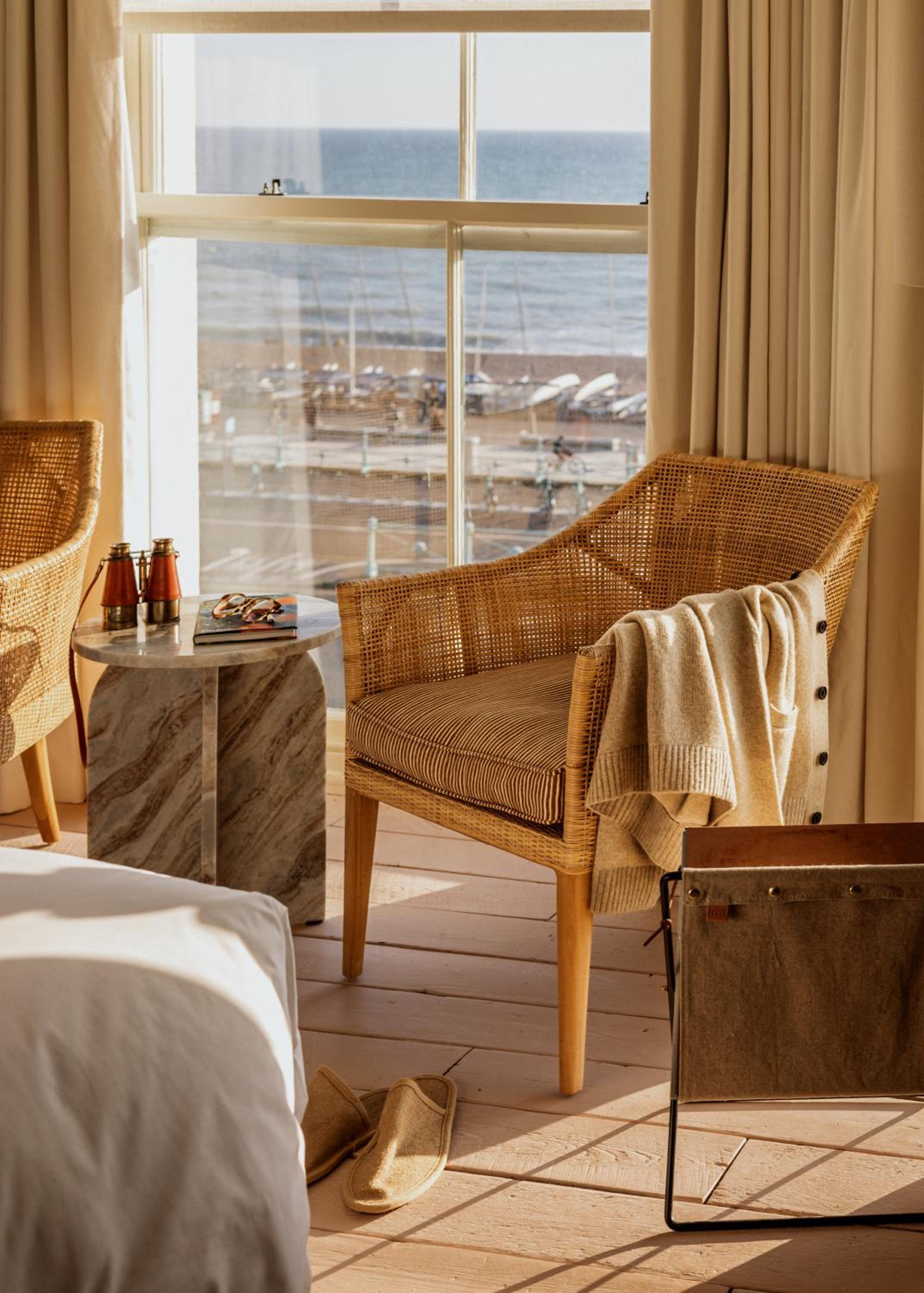 Deluxe Double Room with Sea View - Photo 8