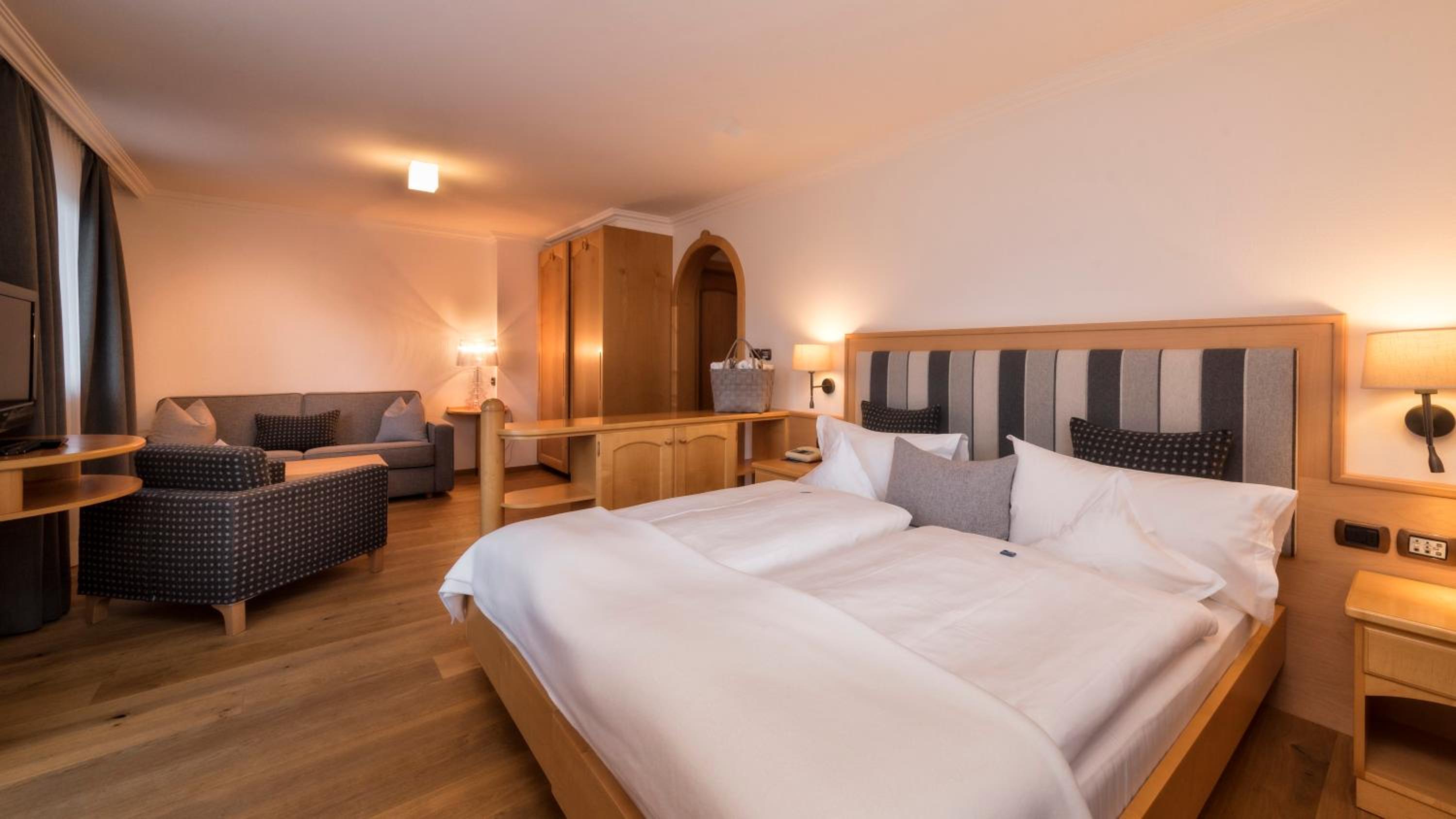 Superior Double or Twin Room - Photo 3