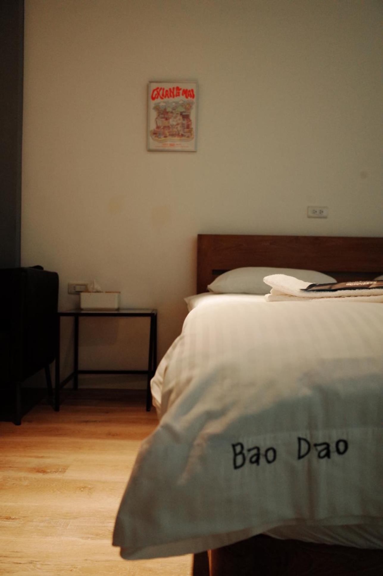 Queen Room photo 1