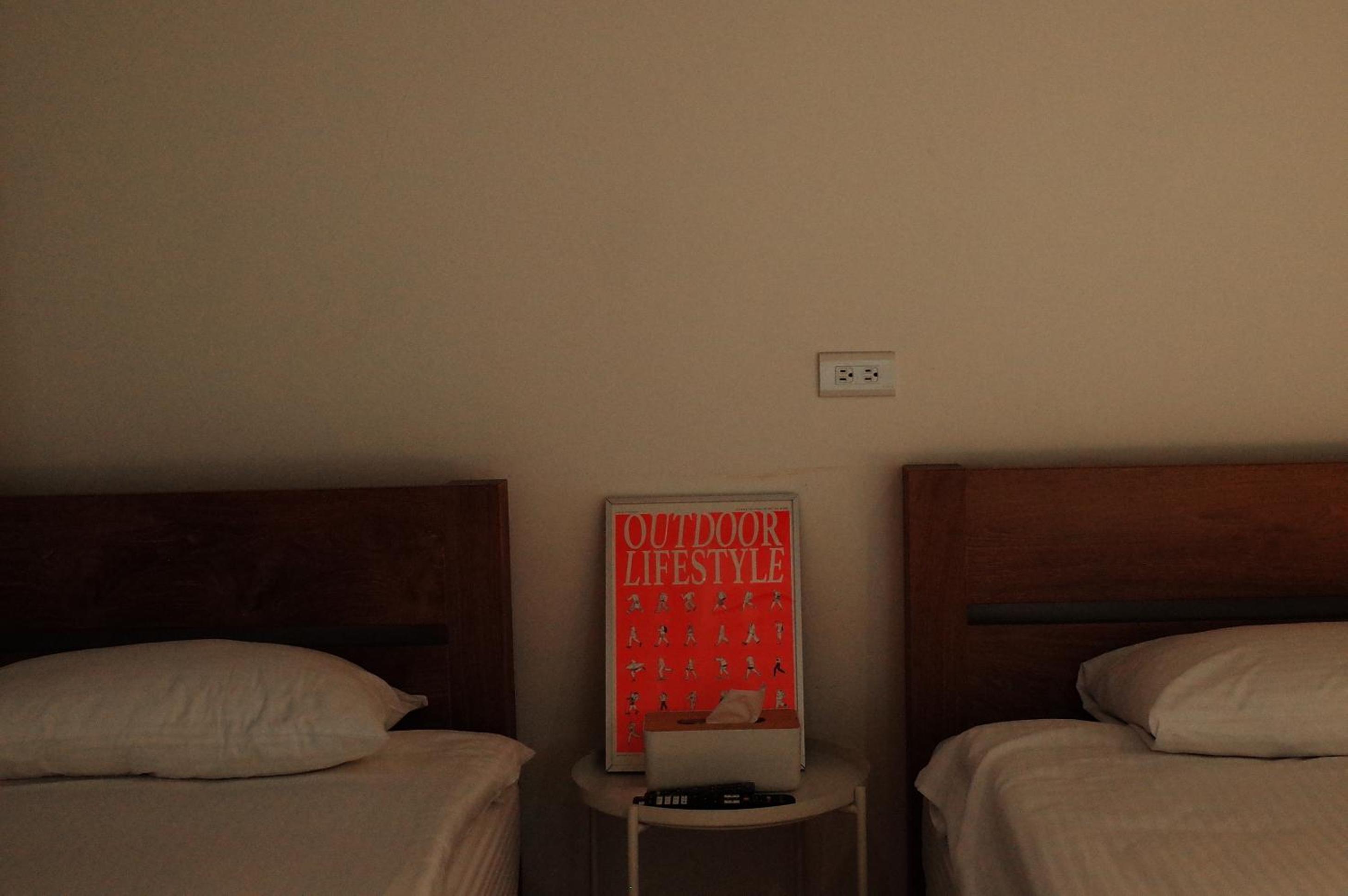 Queen Room with Two Queen Beds photo 2
