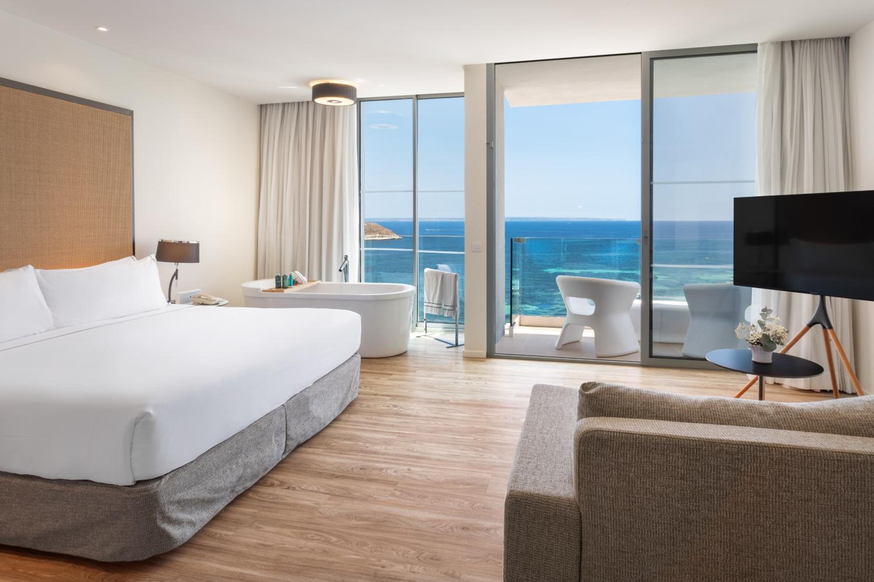The Level Penthouse Suite thumbnail 5