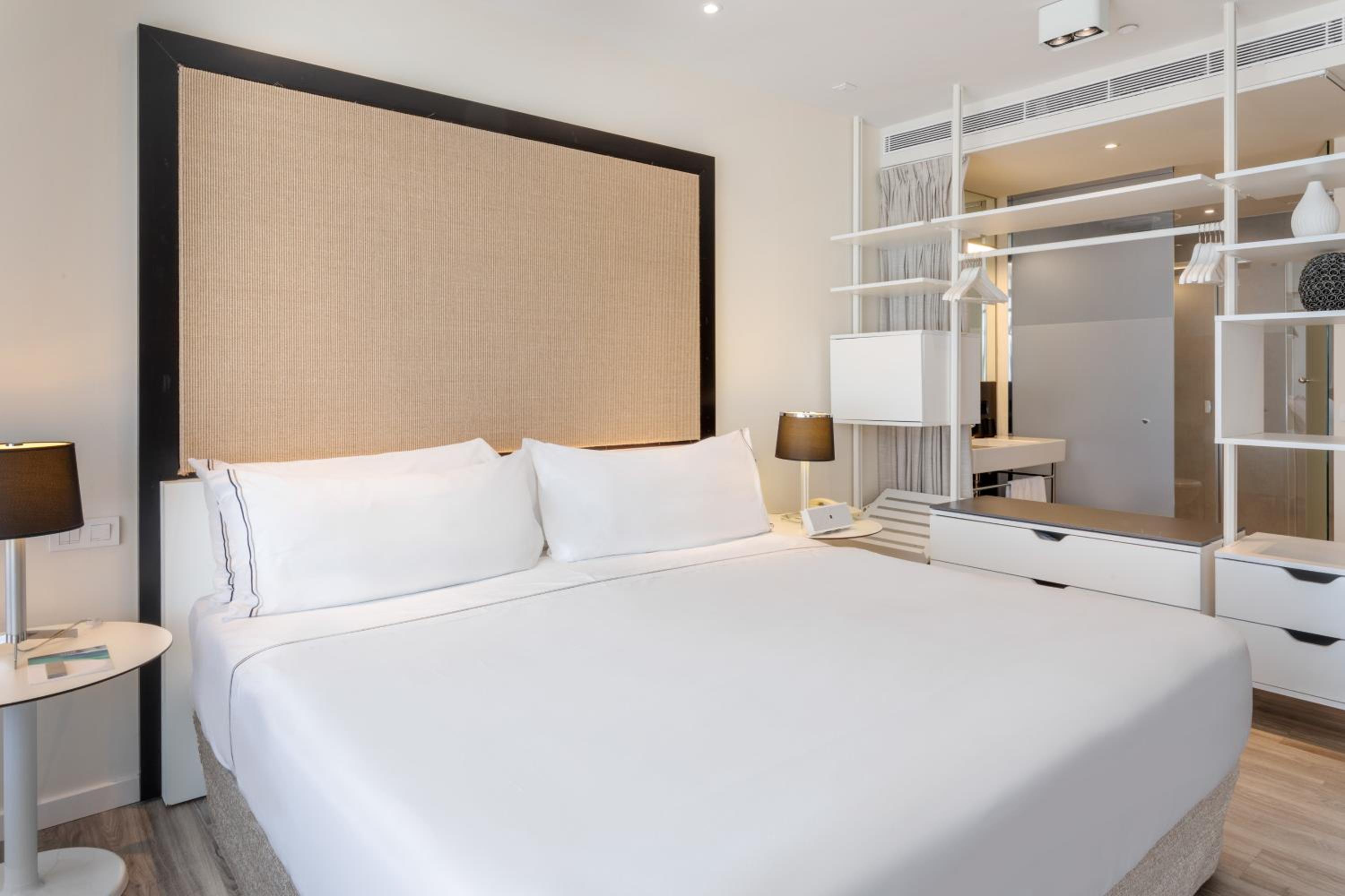 The Level Garden Suite with Outdoor Bathtub