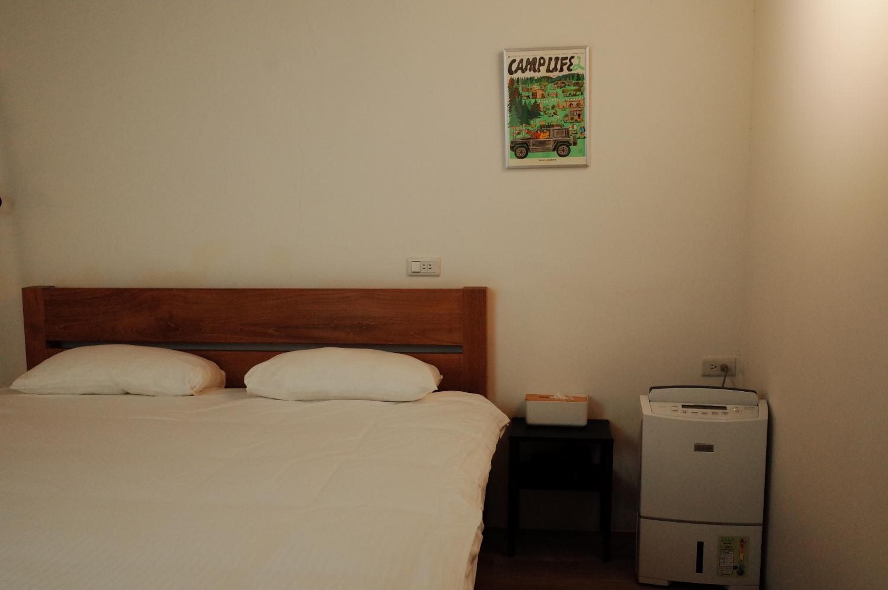 Standard King Room photo 3