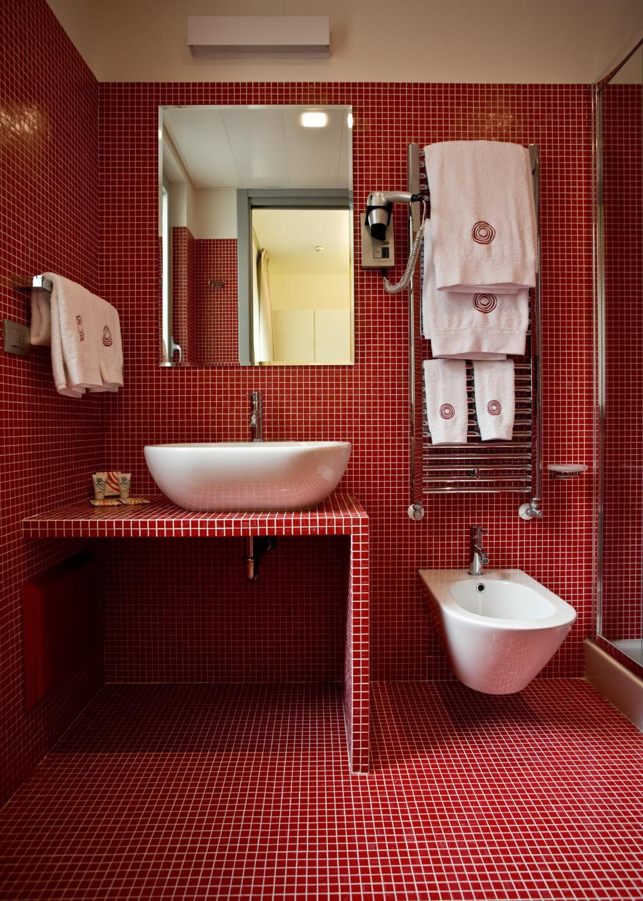 Standard Double or Twin Room - Photo 11