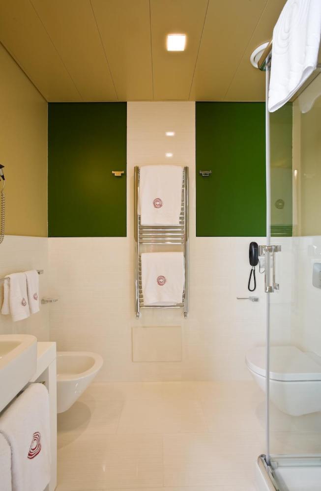 Superior Double or Twin Room - Photo 16