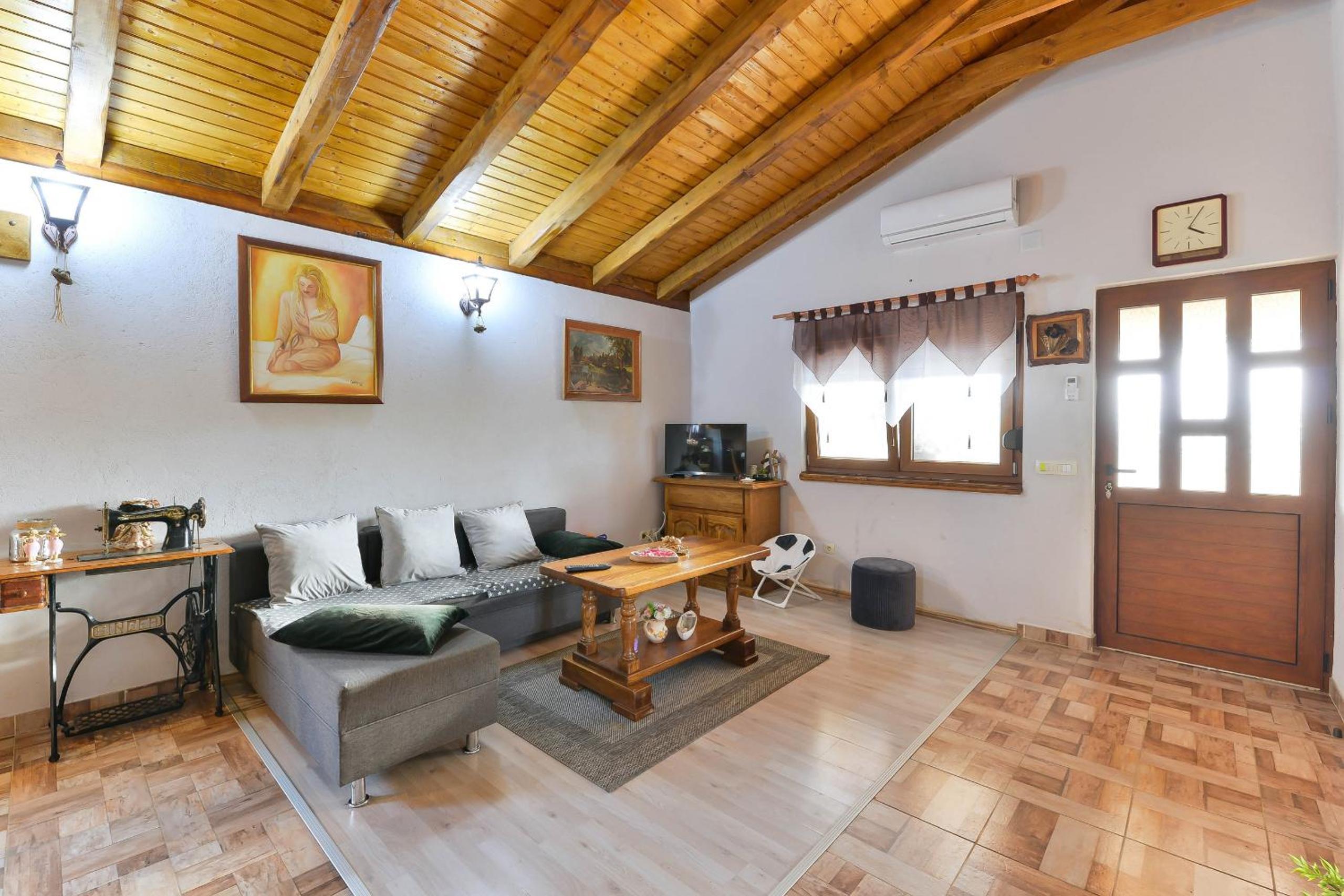Villa photo 1