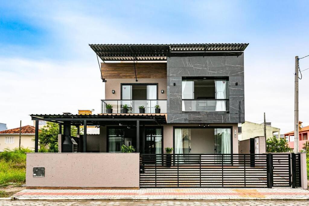 Two-Bedroom House photo 3