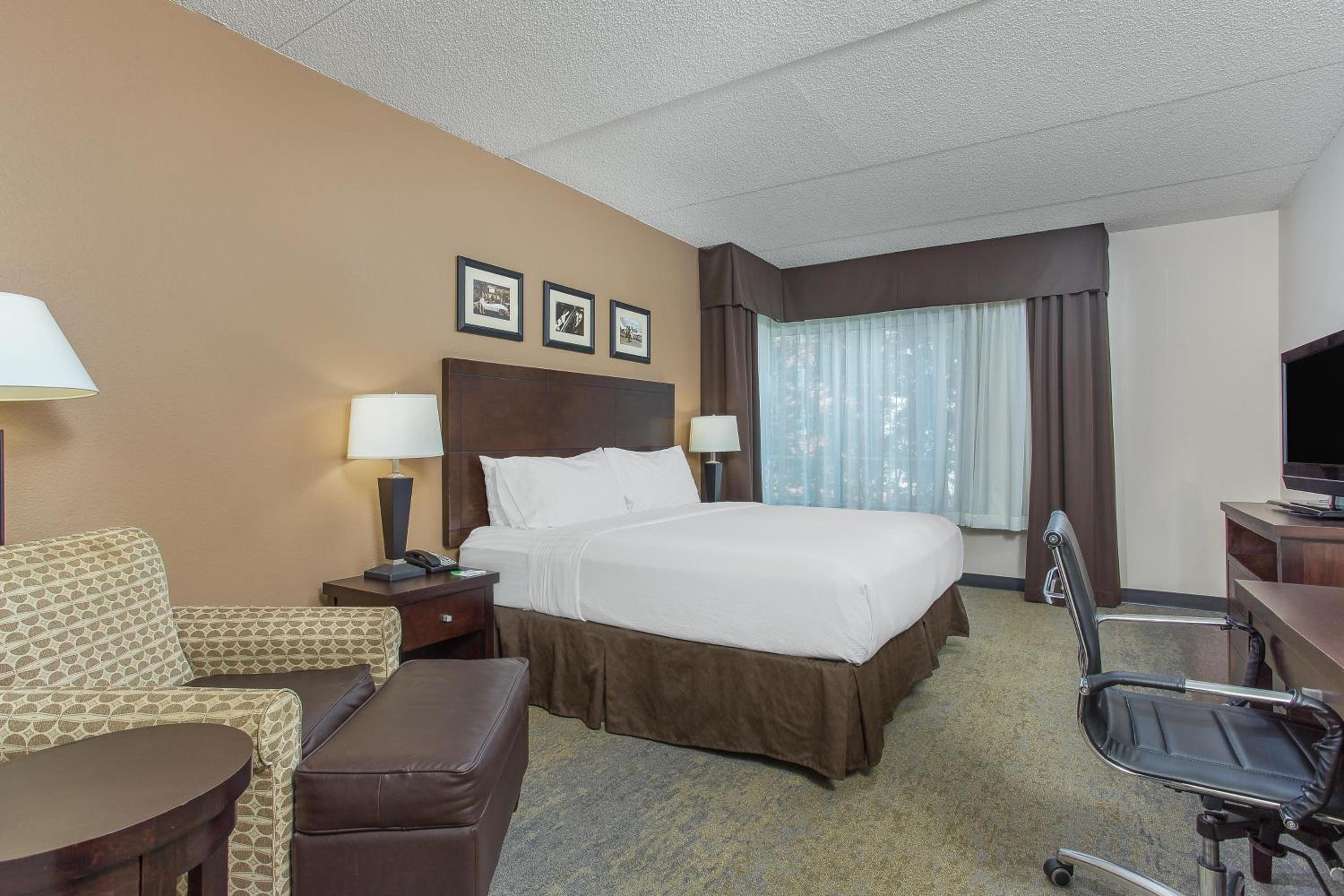 Standard King Room - Photo 2