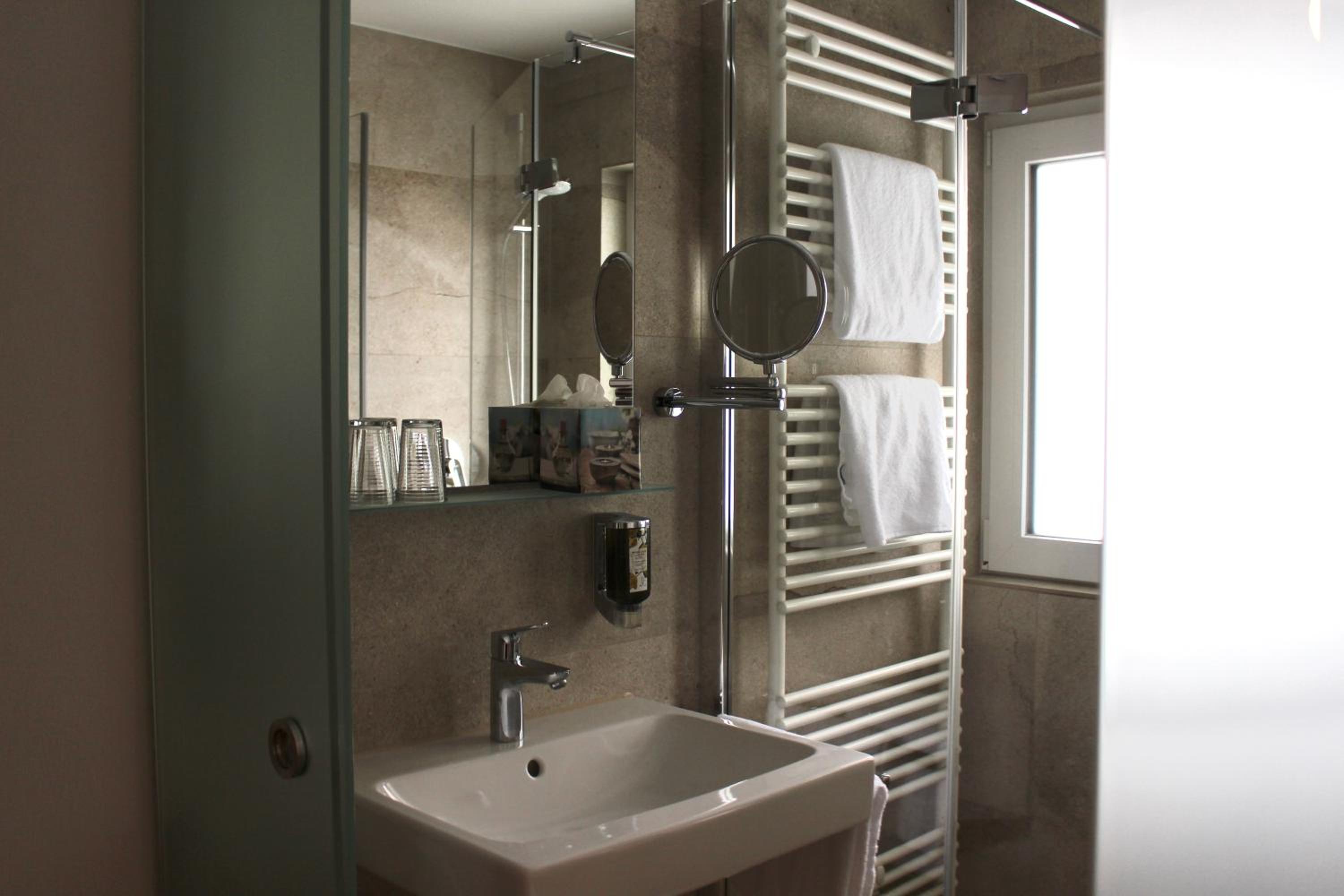 Double Room - Photo 2