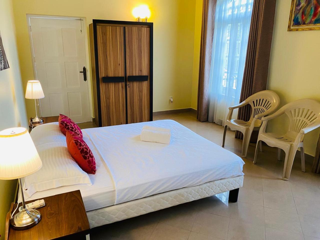 Double Room With Private Bathroom photo 2